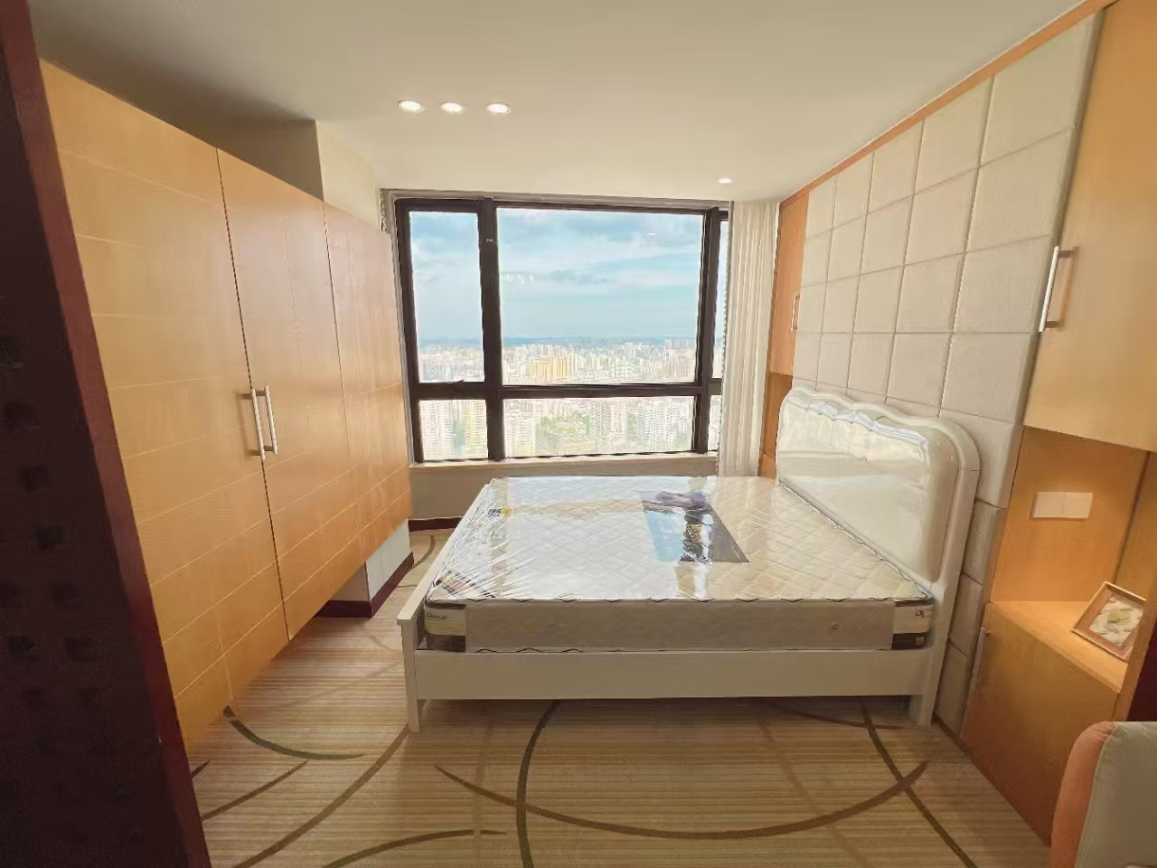 明光国际大酒店 1室1厅1卫 42.0万 明光国际大酒店 1室1厅1卫 42.0万客厅