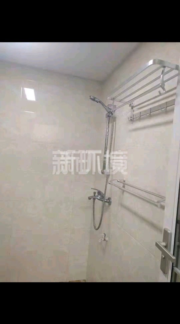 冠军二号公馆  1室1厅1卫   22.80万客厅