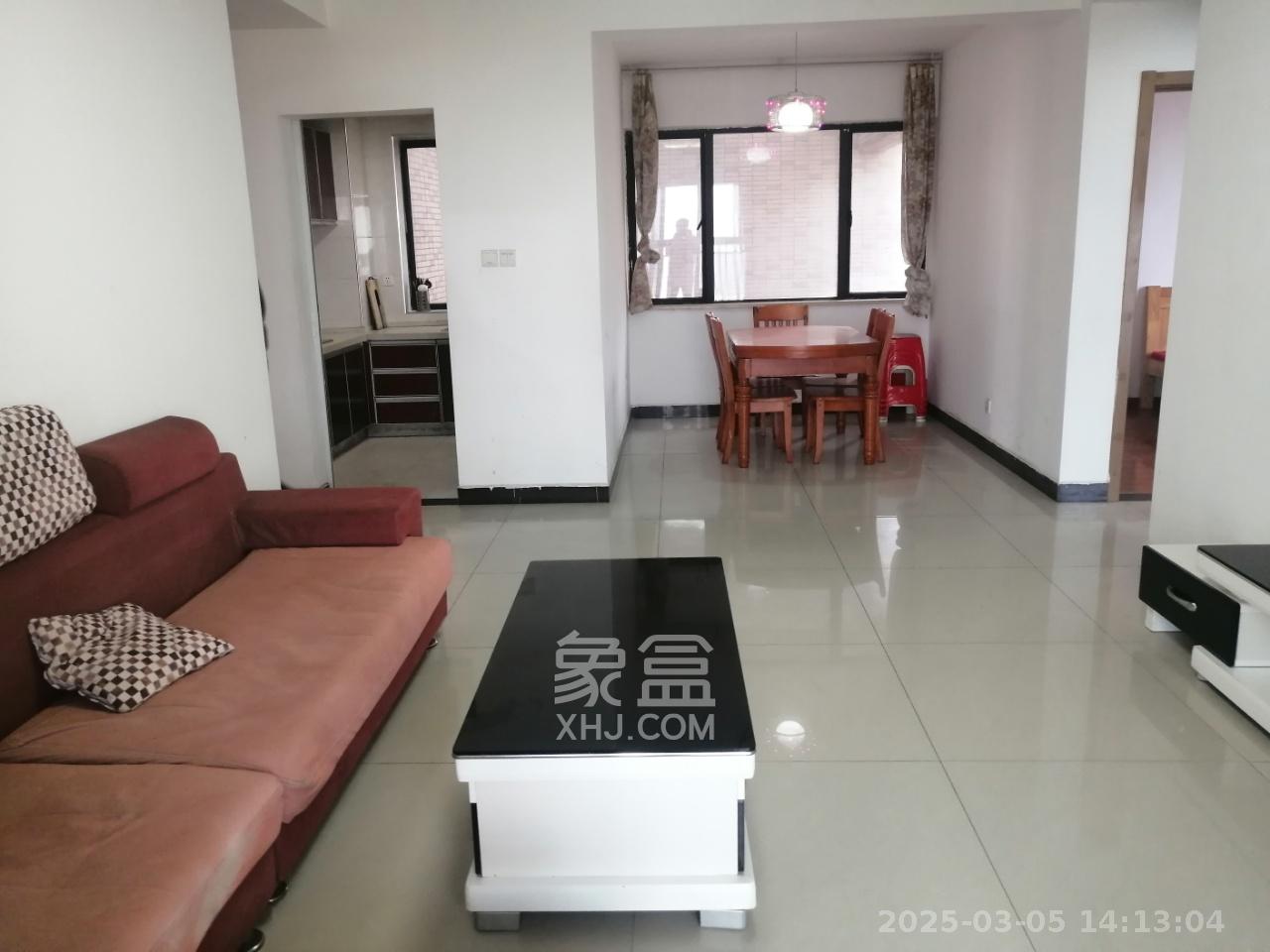 三一街区  3室2厅1卫   2000.00元/月室内图