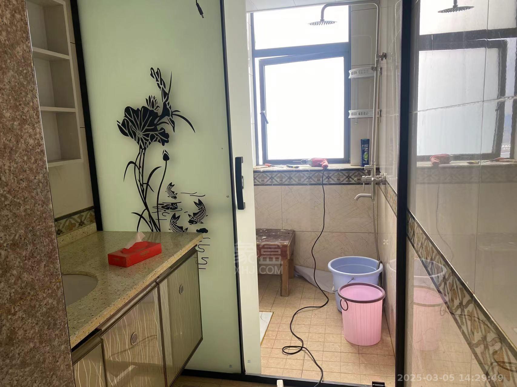 时代新城(翰林府) 3室2厅2卫 2000.0元/月 时代新城(翰林府) 3室2厅2卫 2000.0元/月室内图