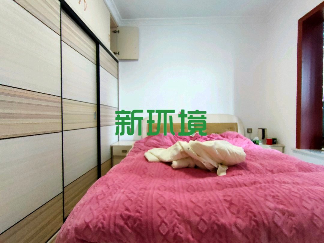 东方明珠  2室2厅1卫   47.80万客厅