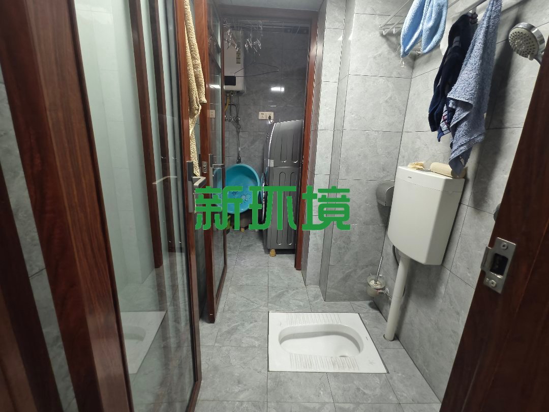 玉恒龙岸小区  1室0厅0卫   77.00万客厅