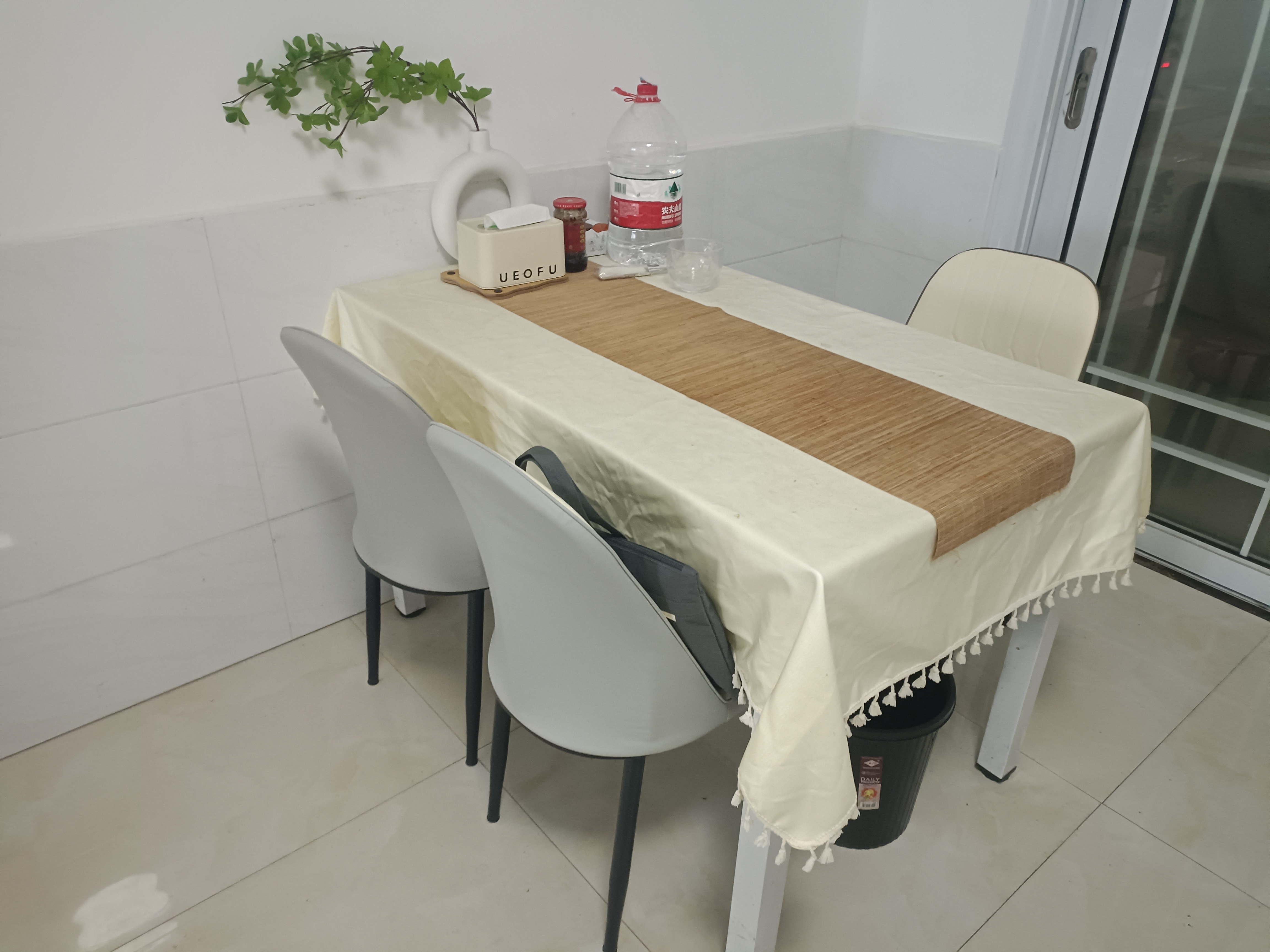 万城国际 2室2厅1卫 1200.00元/月 万城国际 2室2厅1卫 1200.00元/月室内图