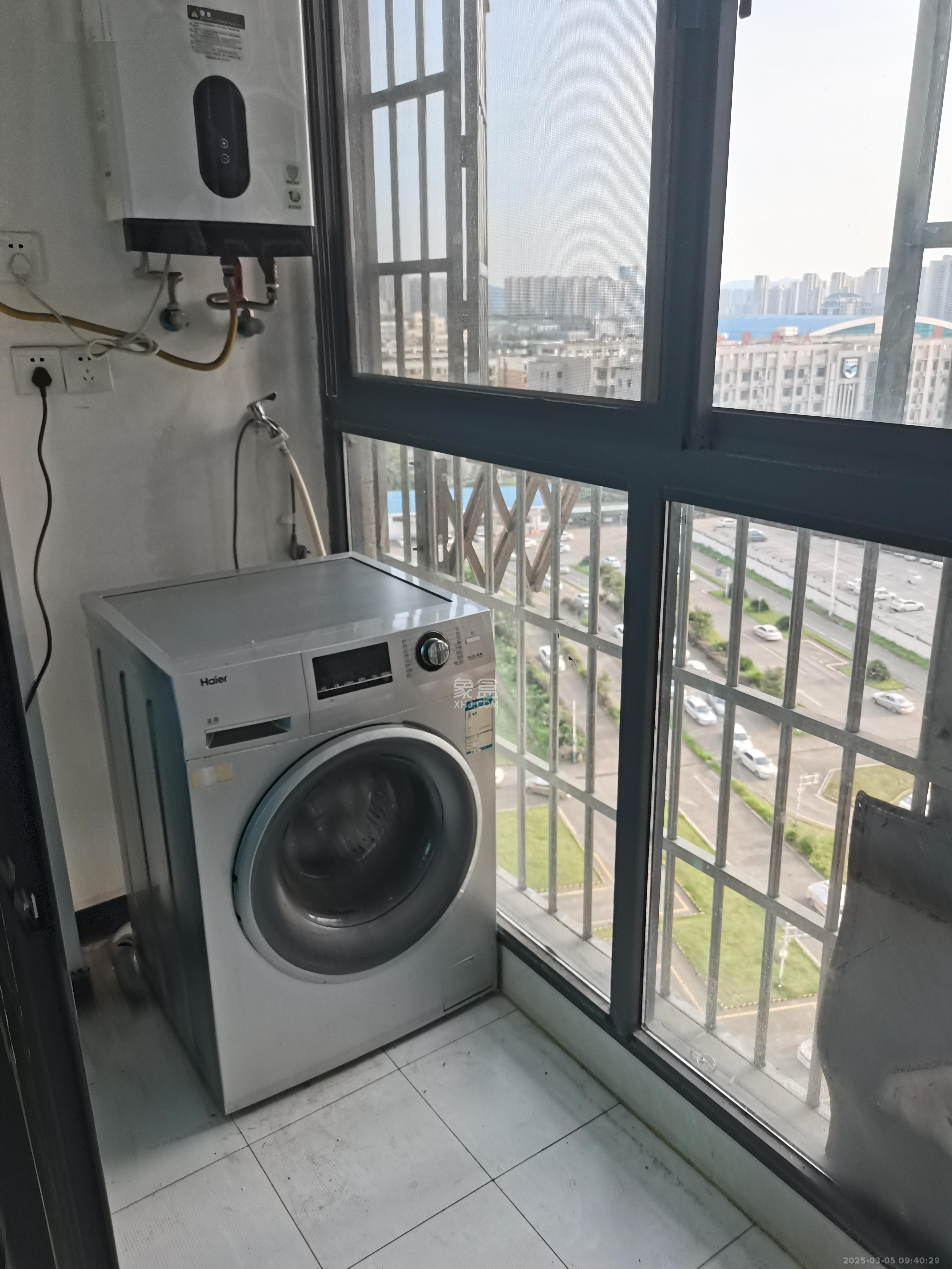 天元涉外景园C区  3室1厅2卫   2800.00元/月室内图