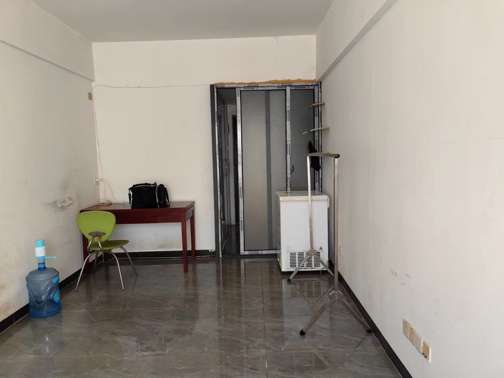 金章华府(0898) 1室1厅1卫 37.0万 金章华府(0898) 1室1厅1卫 37.0万室内图