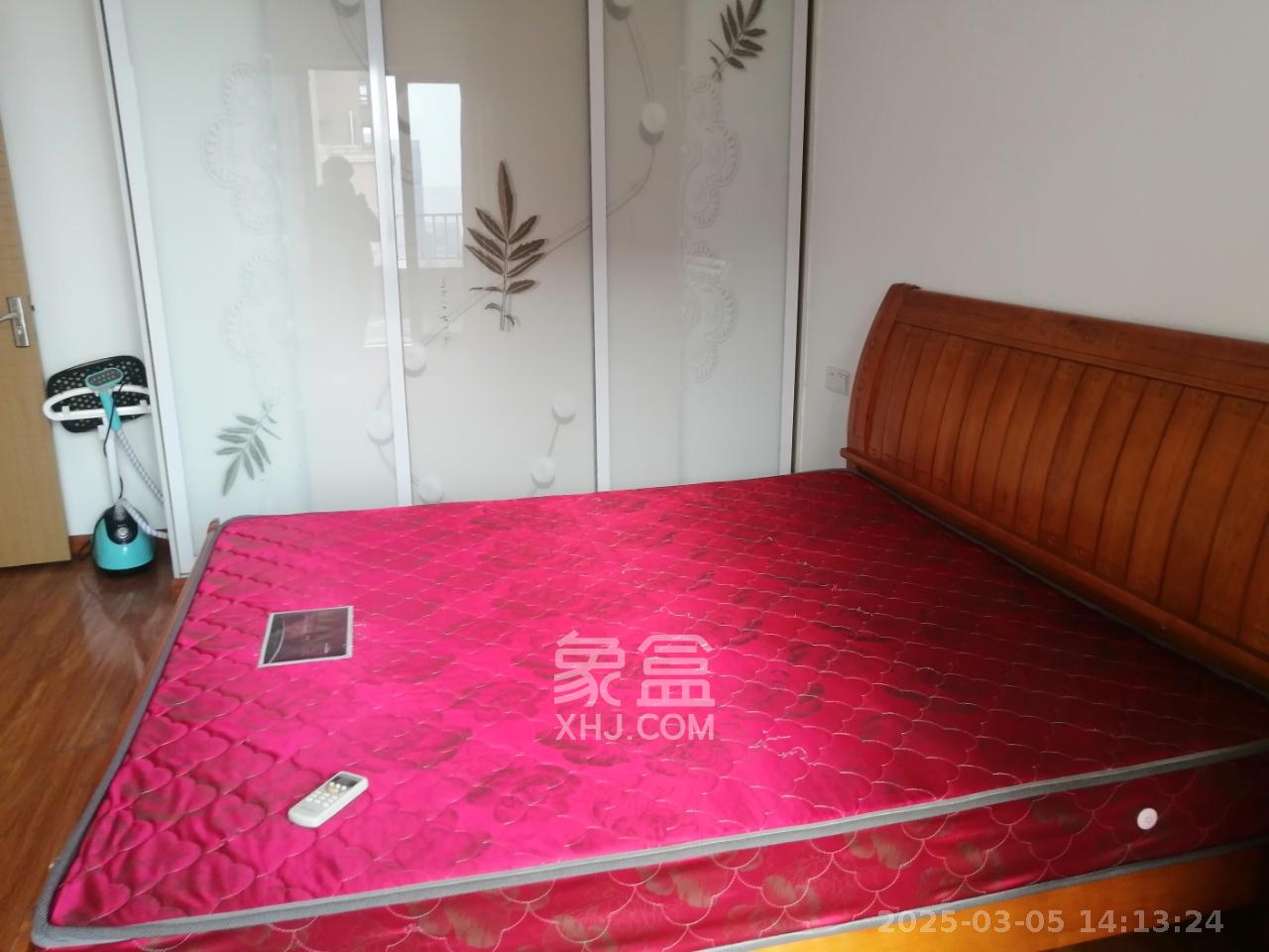 三一街区  3室2厅1卫   2000.00元/月室内图