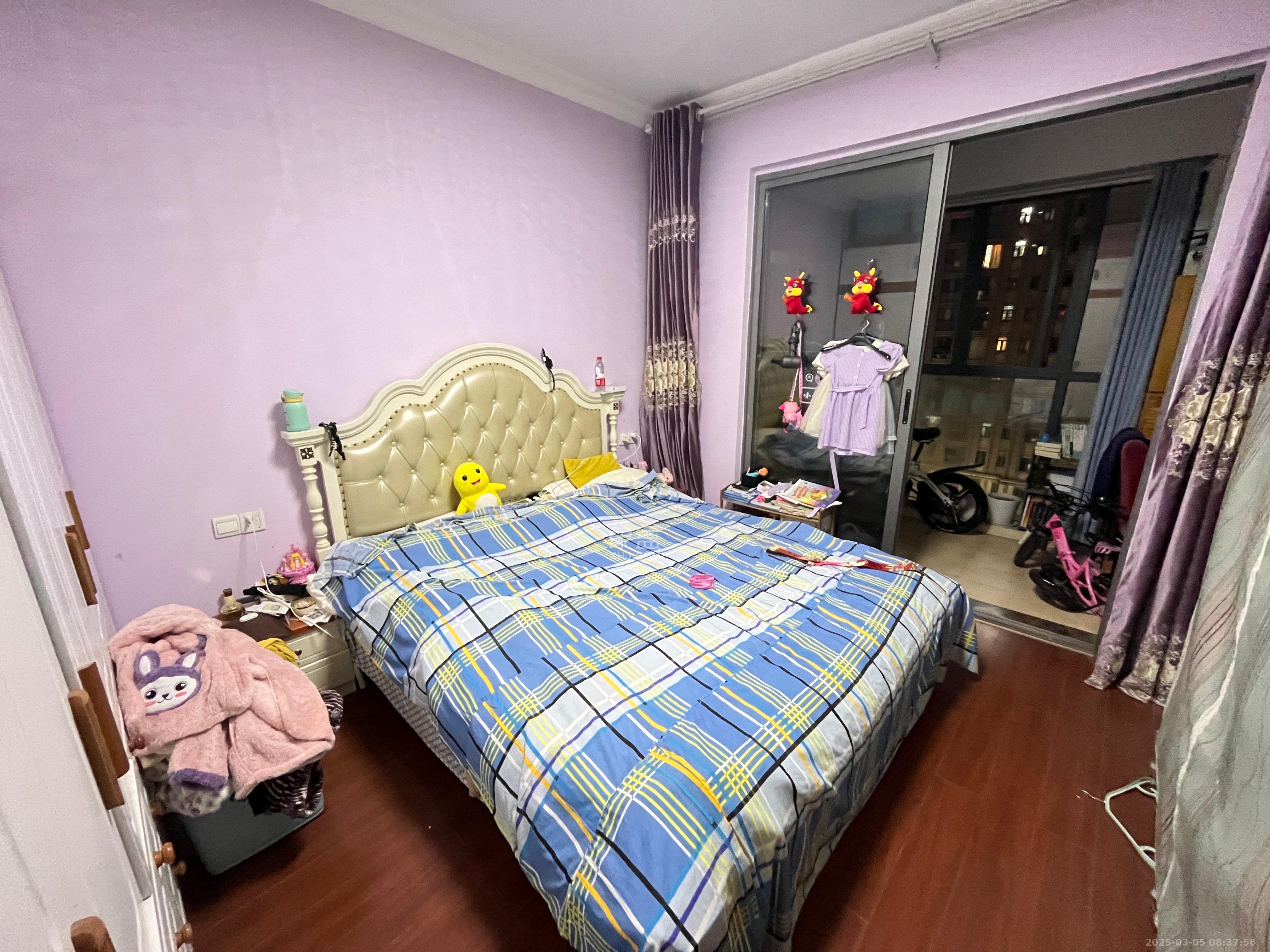 八方小区C区  3室2厅2卫   4000.00元/月室内图