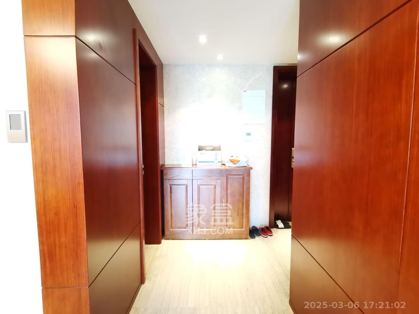 运达中央广场一、二期  2室2厅2卫    7000.0元/月 运达中央广场一、二期  2室2厅2卫    7000.0元/月室内图