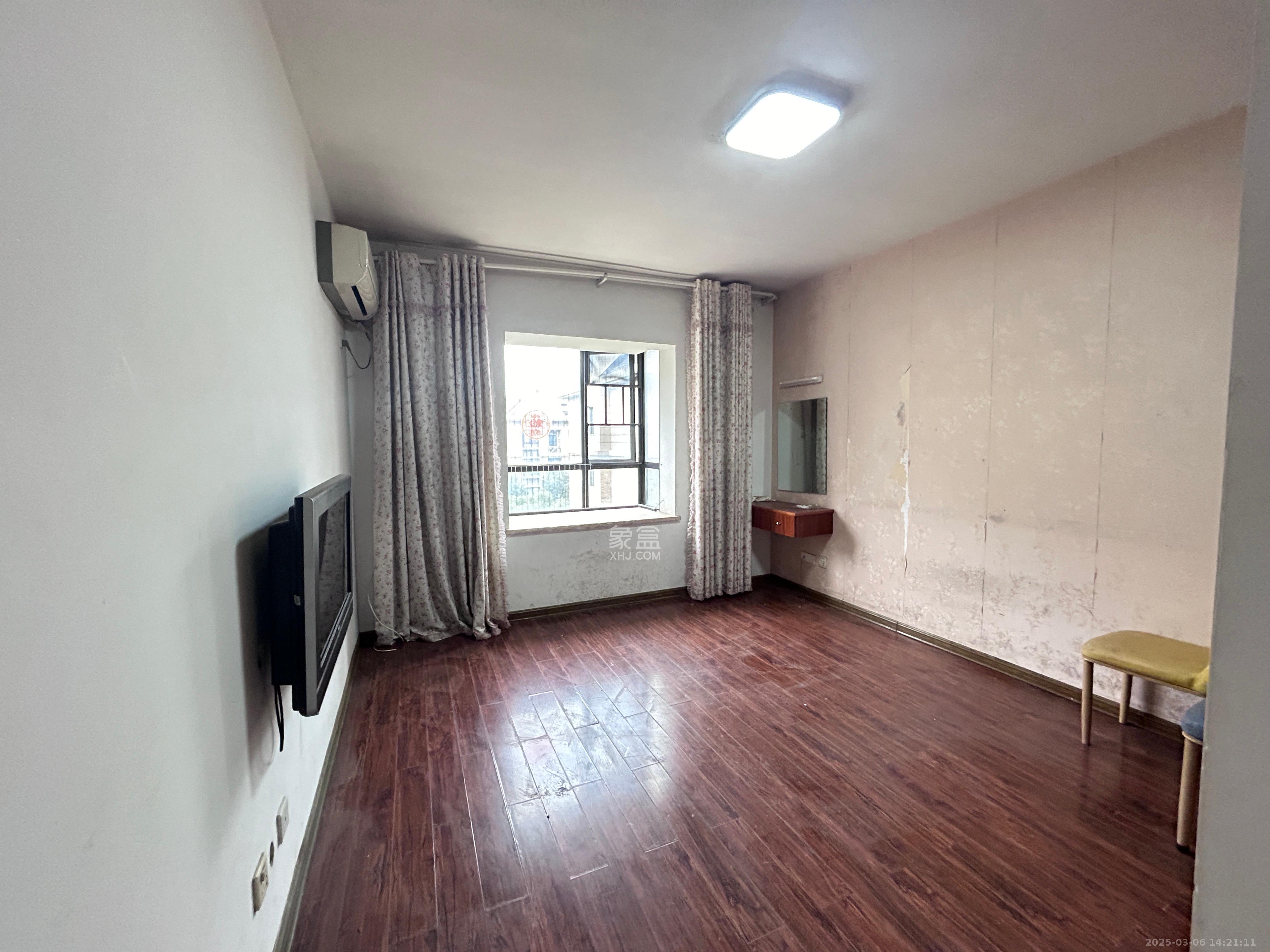 三江花中城 3室2厅2卫 3600.0元/月 三江花中城 3室2厅2卫 3600.0元/月室内图