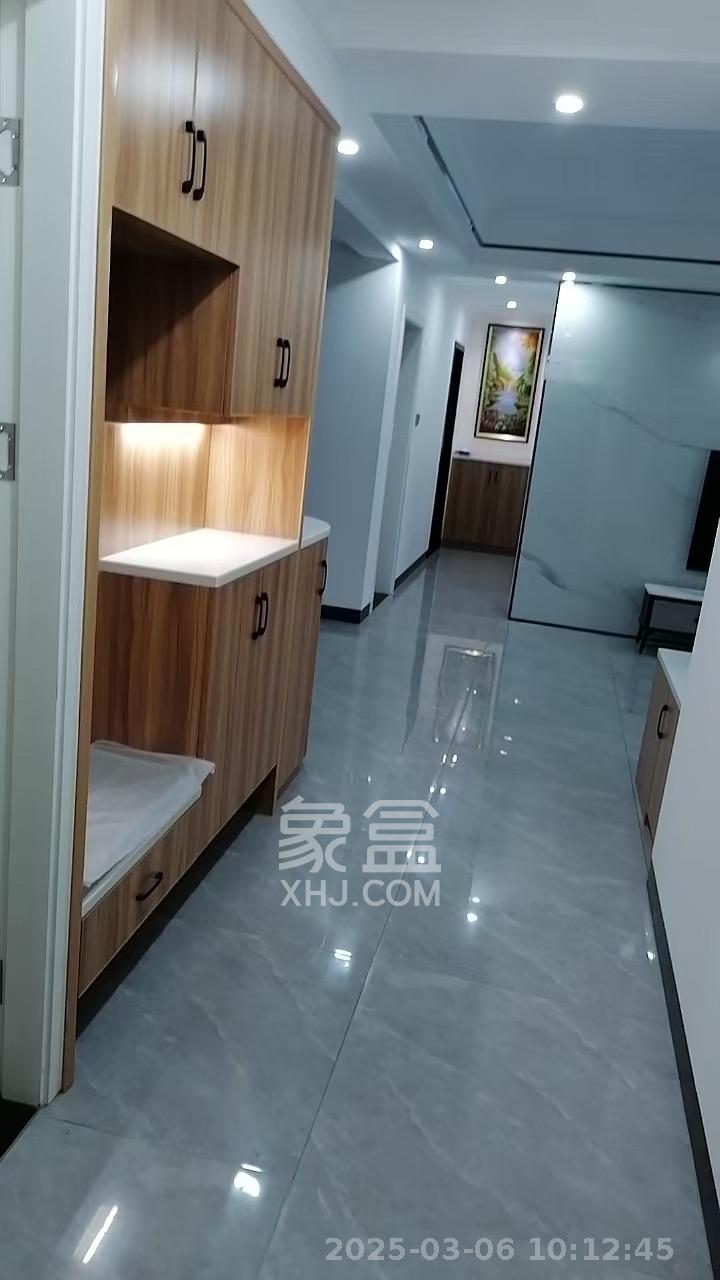 滨河嘉园  3室2厅2卫   2900.00元/月室内图