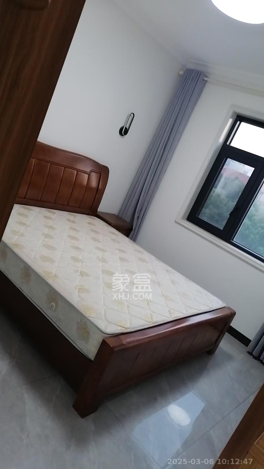 滨河嘉园  3室2厅2卫   2900.00元/月室内图