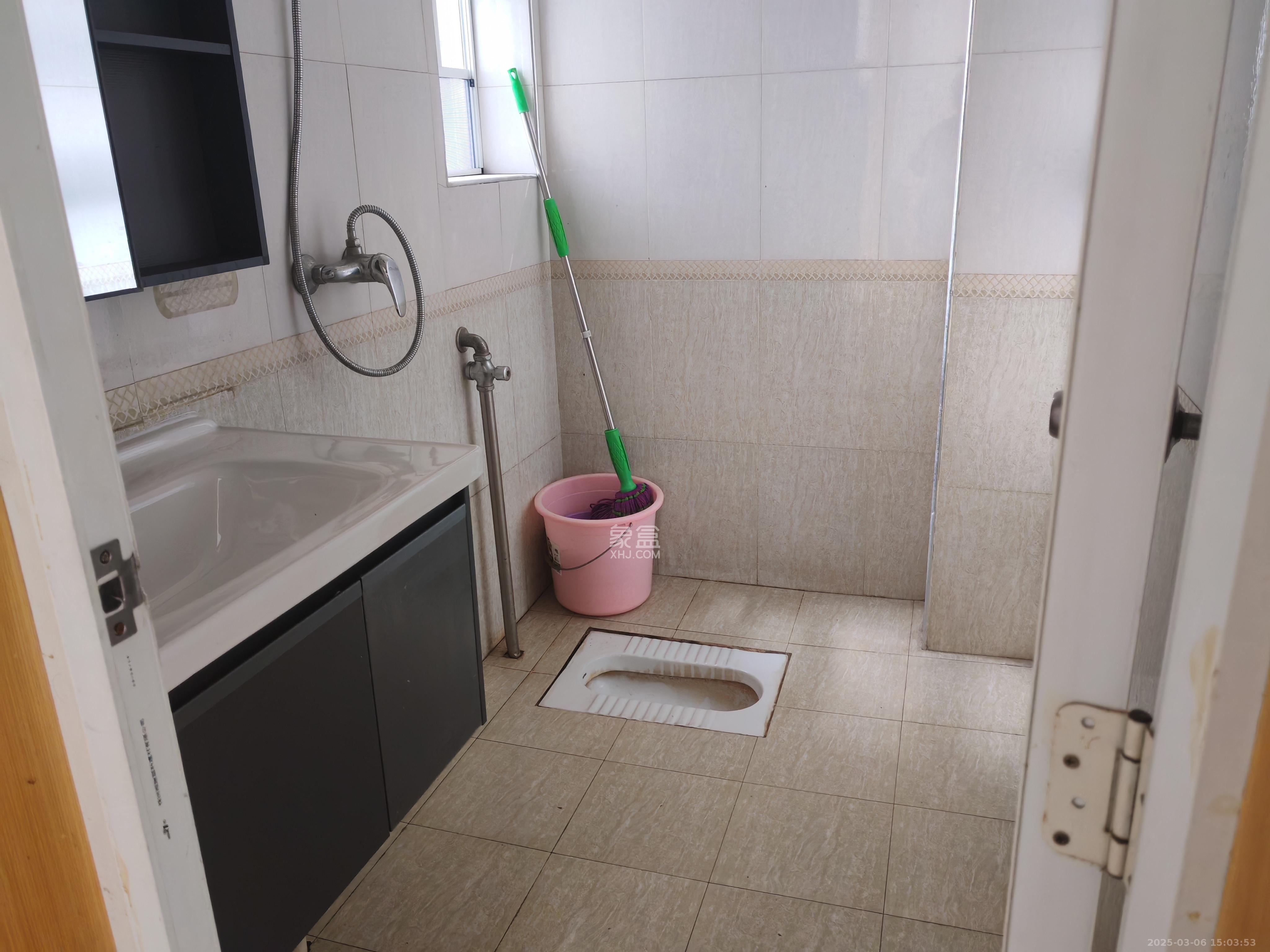 柠檬丽都  3室2厅2卫    2200.0元/月 柠檬丽都  3室2厅2卫    2200.0元/月室内图