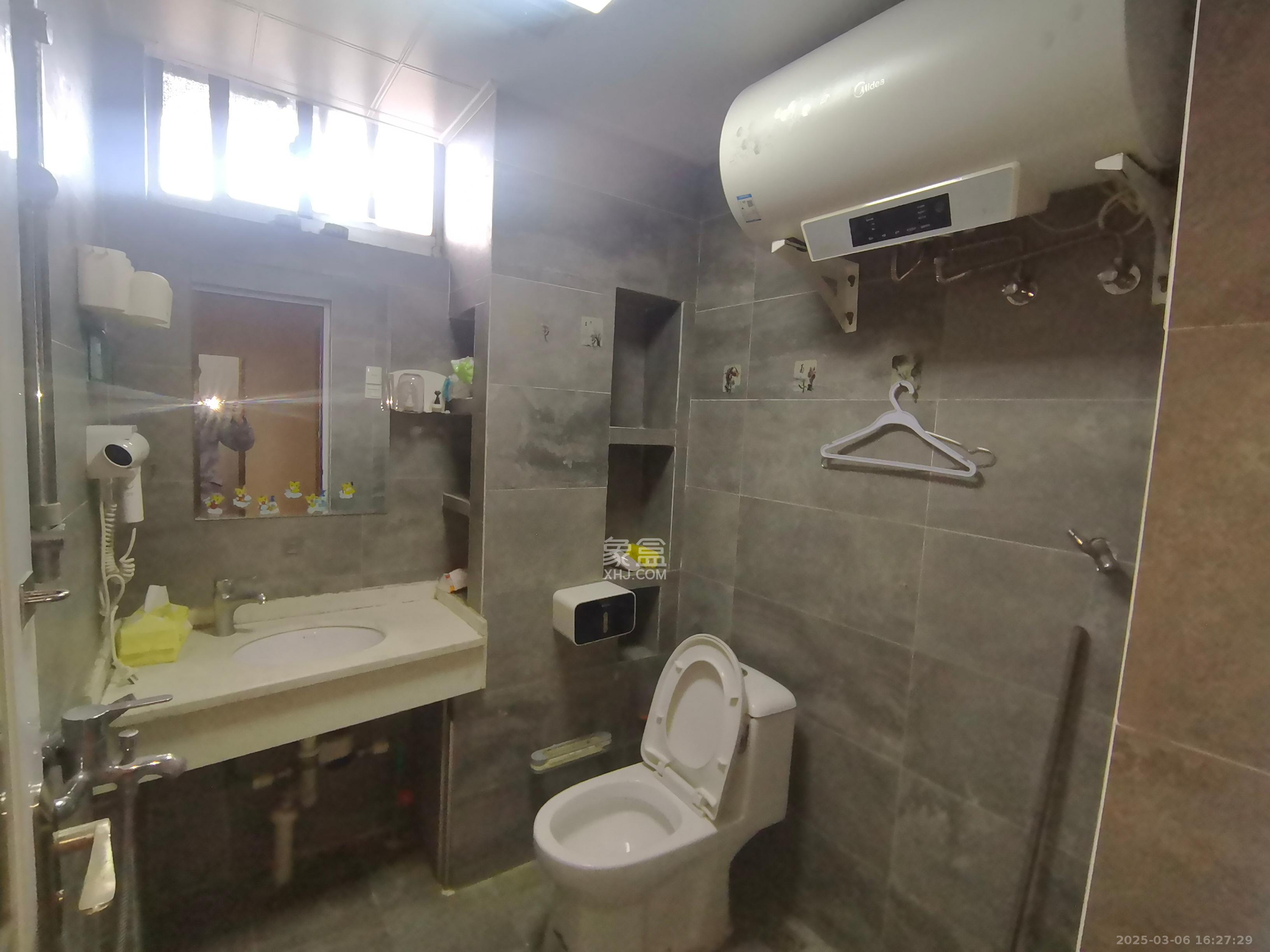 省建设厅宿舍  3室1厅2卫    3200.0元/月室内图