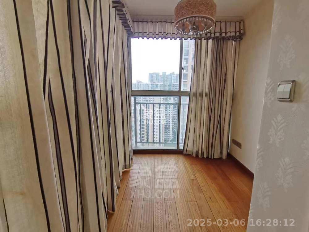 庐山春天二期曼城 4室2厅2卫 3000.0元/月 庐山春天二期曼城 4室2厅2卫 3000.0元/月室内图