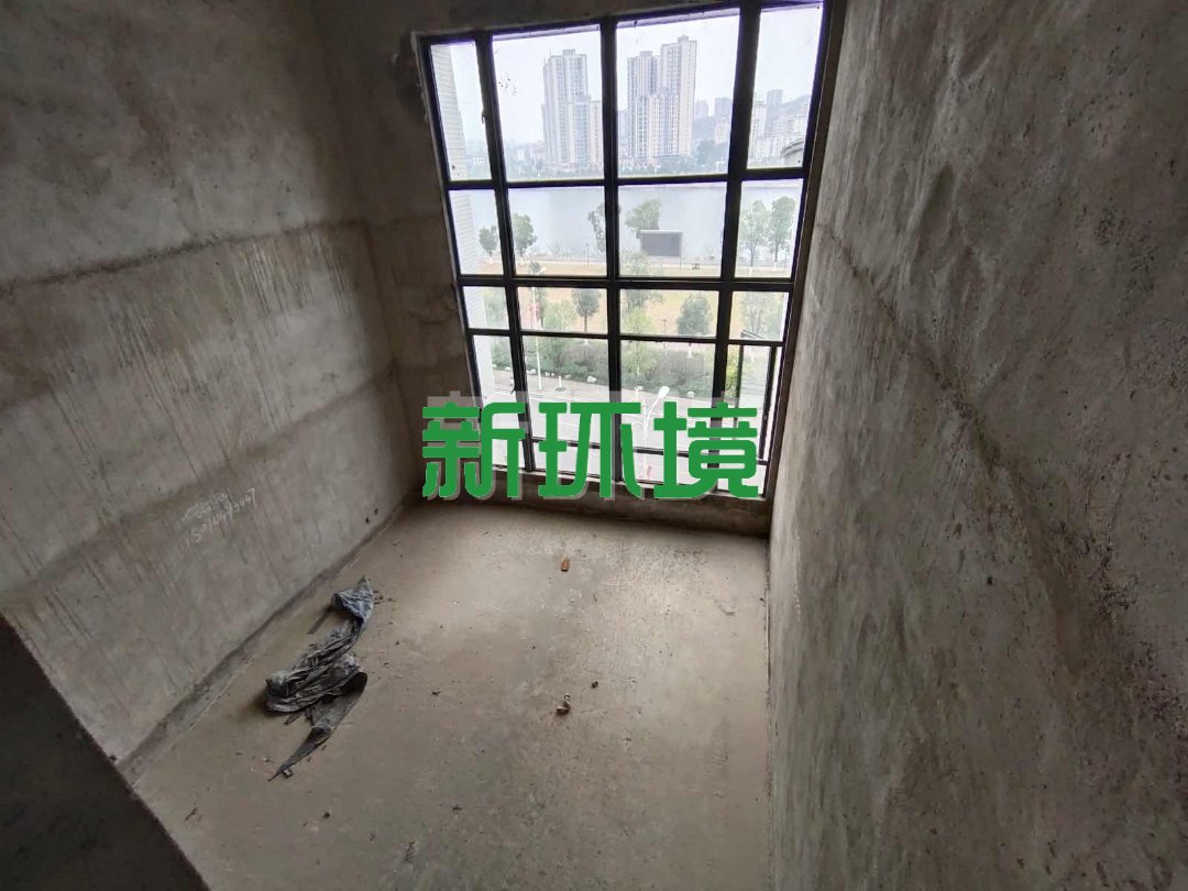 东岳新外滩  6室3厅3卫    235.0万 东岳新外滩  6室3厅3卫    235.0万客厅