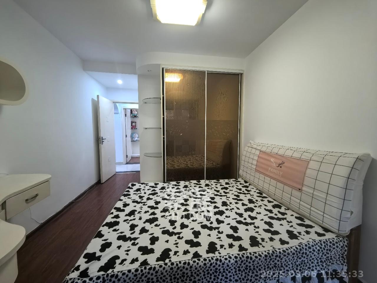 鄱阳小区 1室2厅1卫 1600.0元/月 鄱阳小区 1室2厅1卫 1600.0元/月室内图