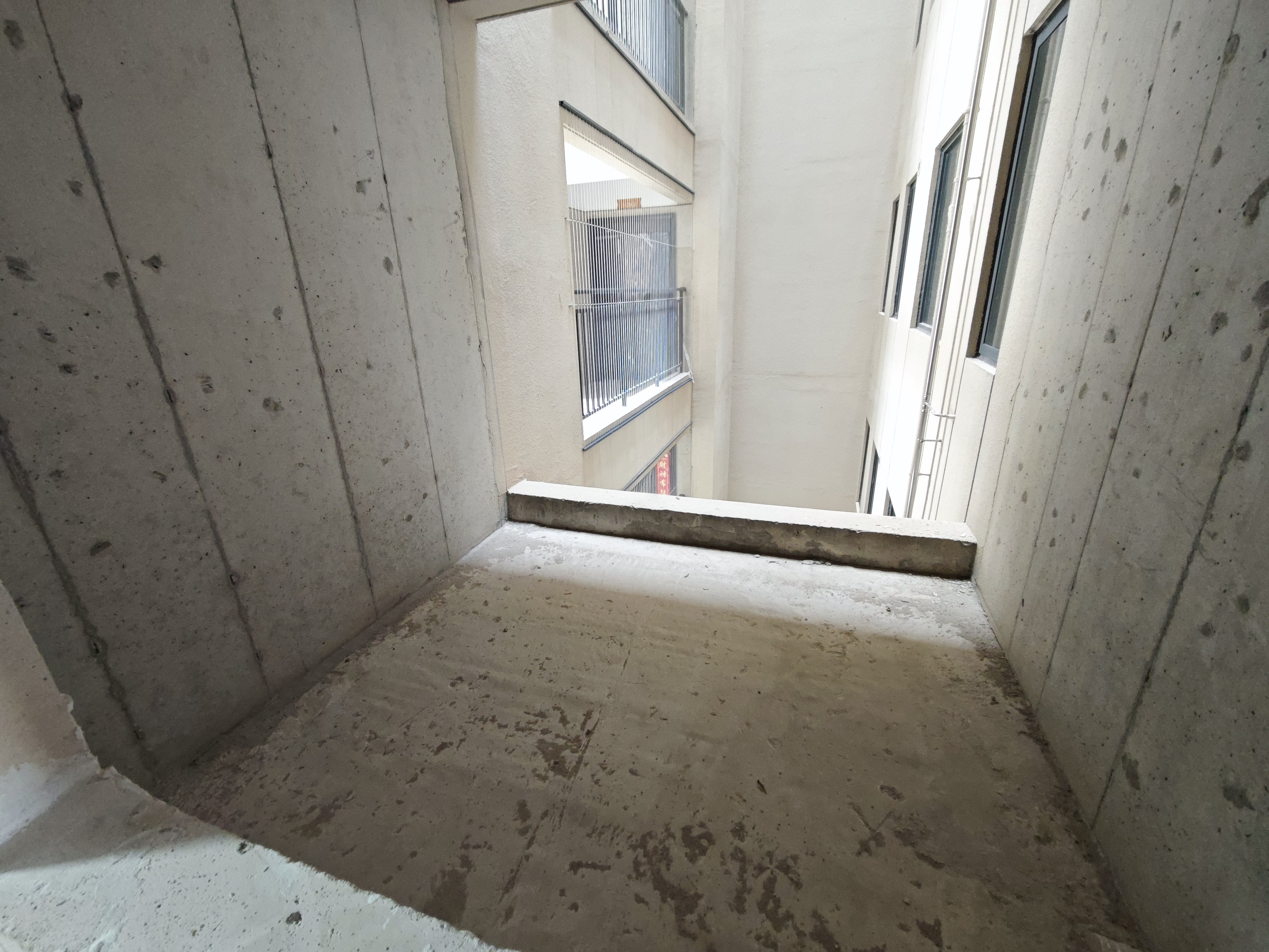 湘中府央玺 4室2厅2卫 73.8万 湘中府央玺 4室2厅2卫 73.8万卧室