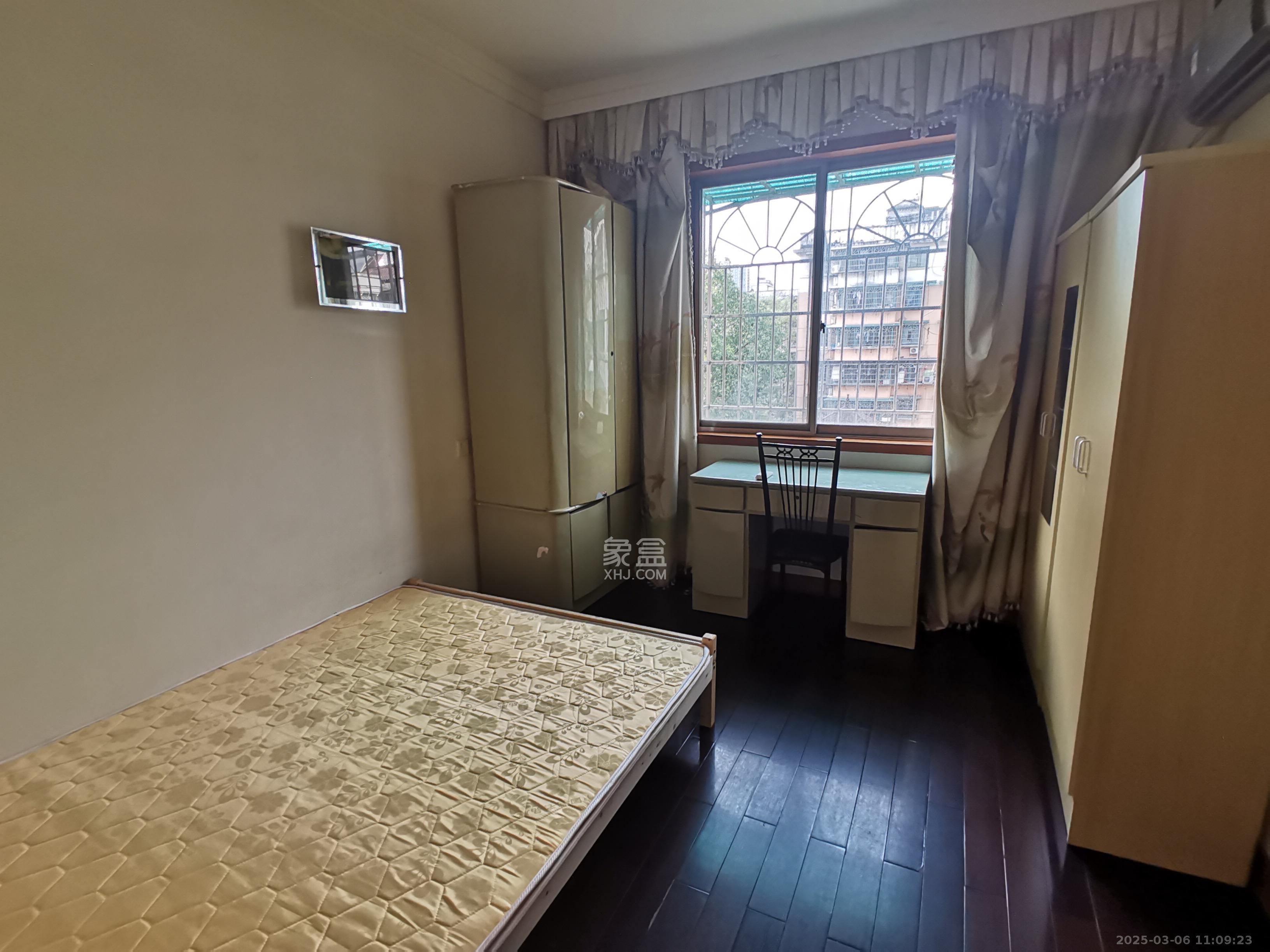 三湘小区  3室2厅1卫    1850.0元/月室内图