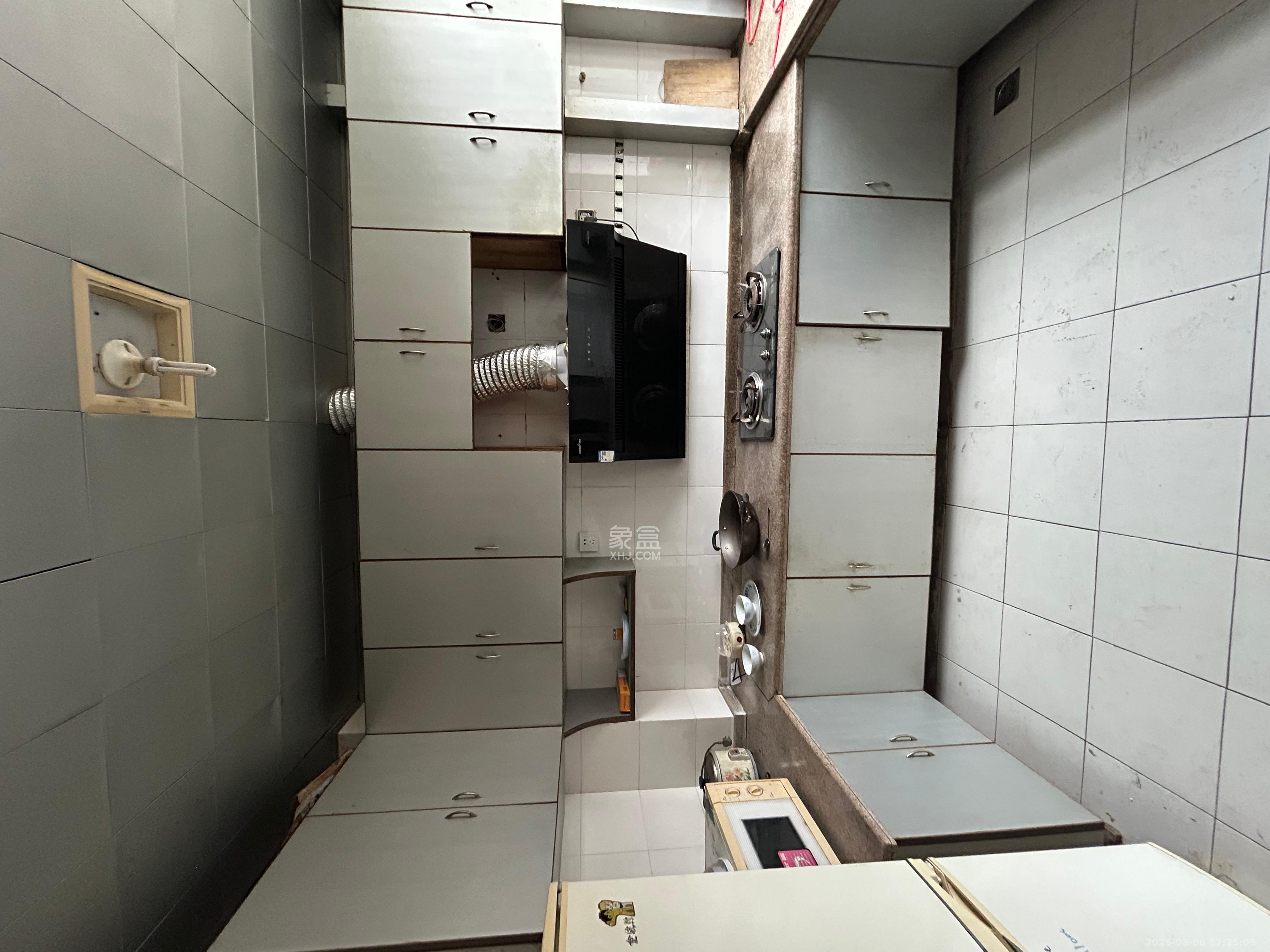 白沙世纪佳园  3室2厅2卫   2700.00元/月室内图