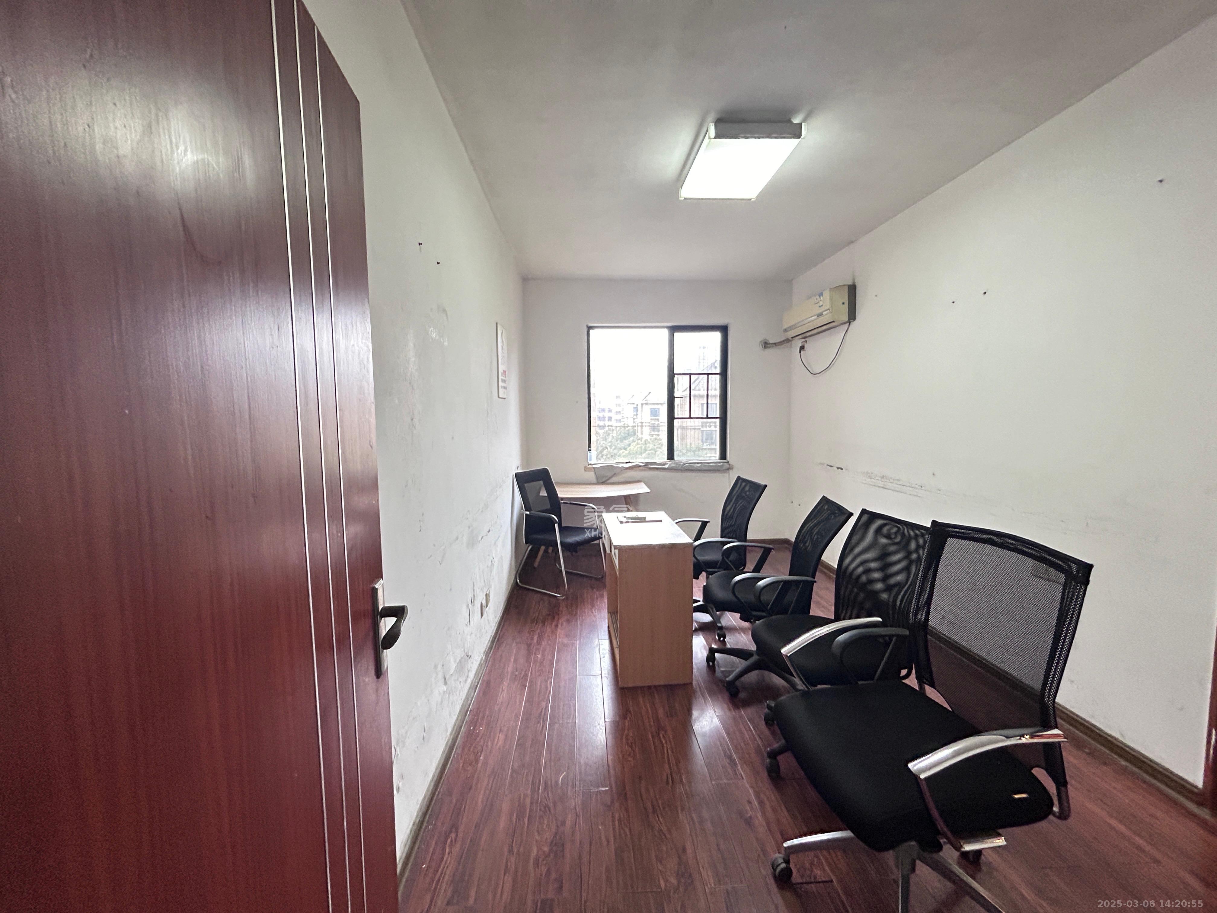 三江花中城 3室2厅2卫 3600.0元/月 三江花中城 3室2厅2卫 3600.0元/月室内图