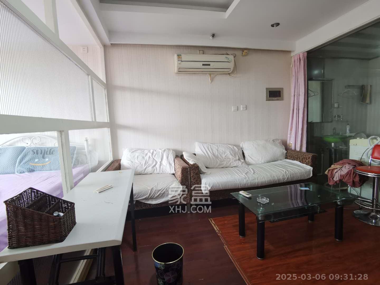 上城星座 1室1厅1卫 1700.0元/月 上城星座 1室1厅1卫 1700.0元/月室内图