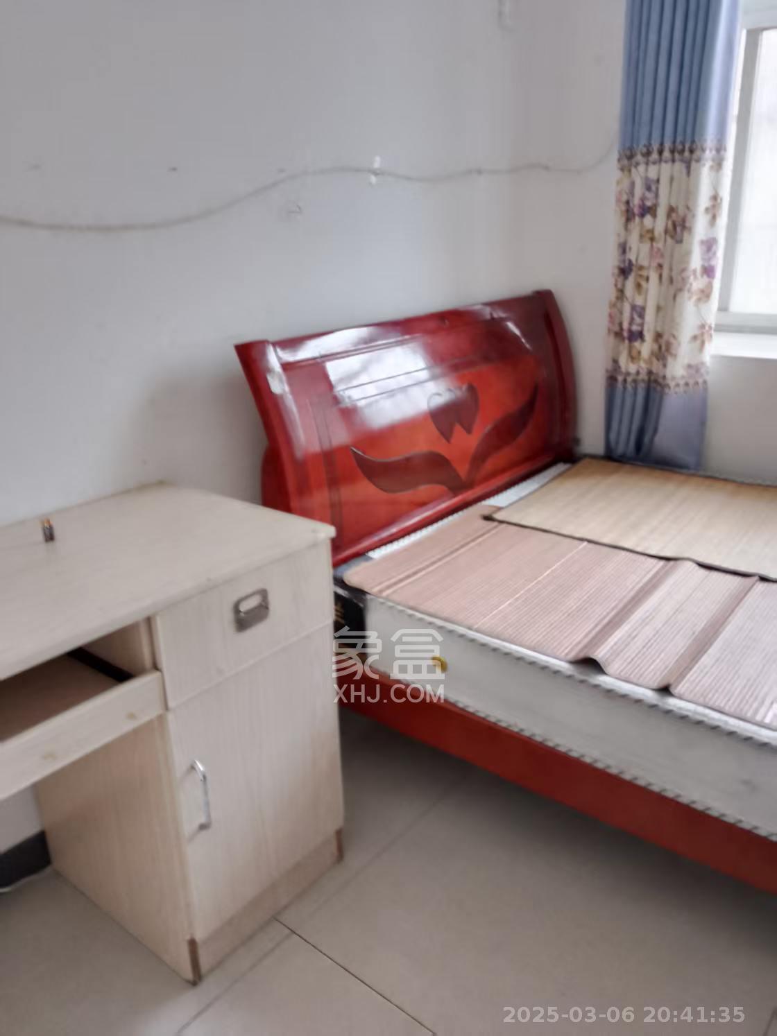 骑龙安置小区 1室1厅1卫 1300.0元/月 骑龙安置小区 1室1厅1卫 1300.0元/月室内图