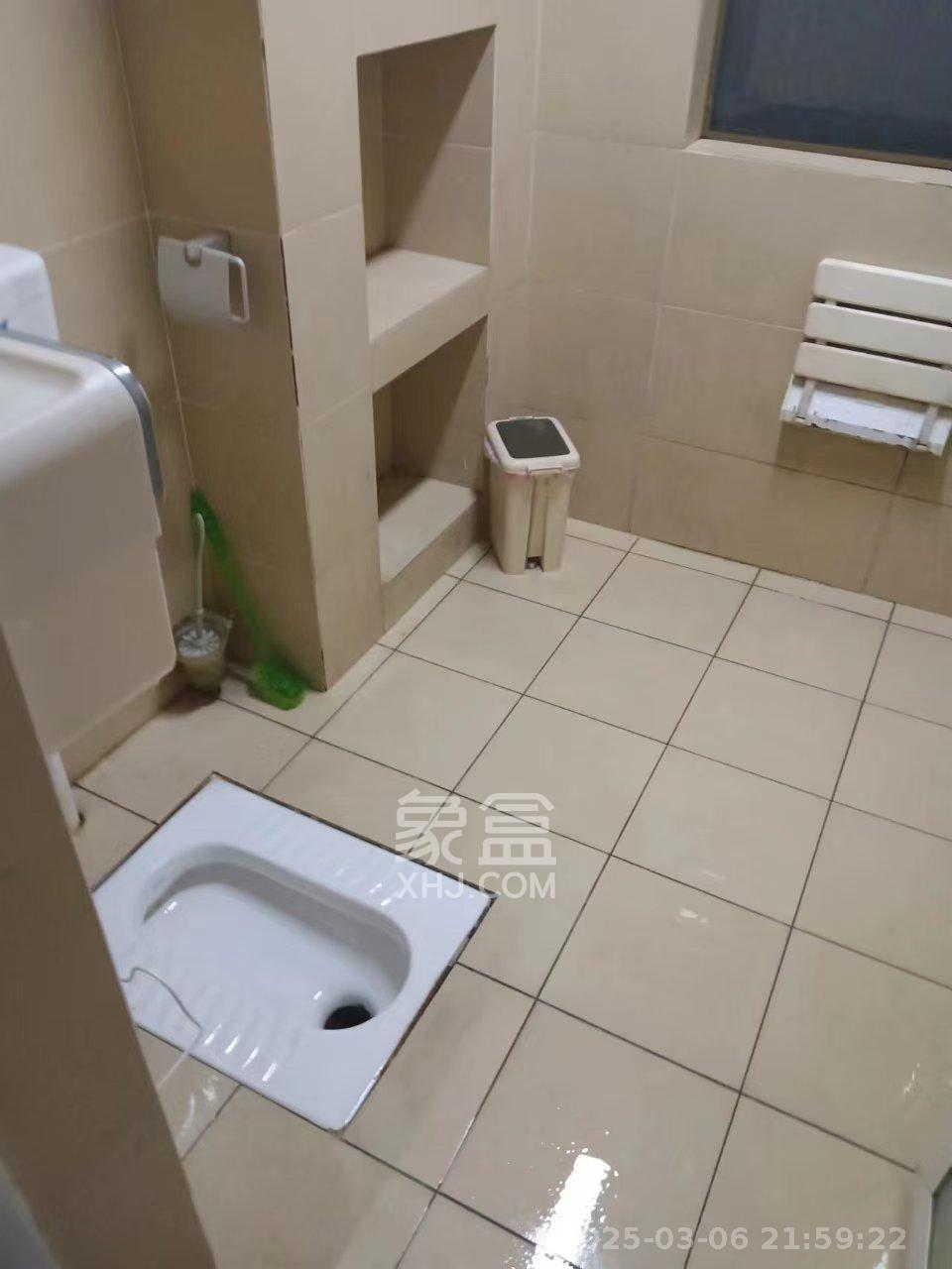 卓越蔚蓝海岸二期 4室2厅2卫 4000.0元/月 卓越蔚蓝海岸二期 4室2厅2卫 4000.0元/月室内图