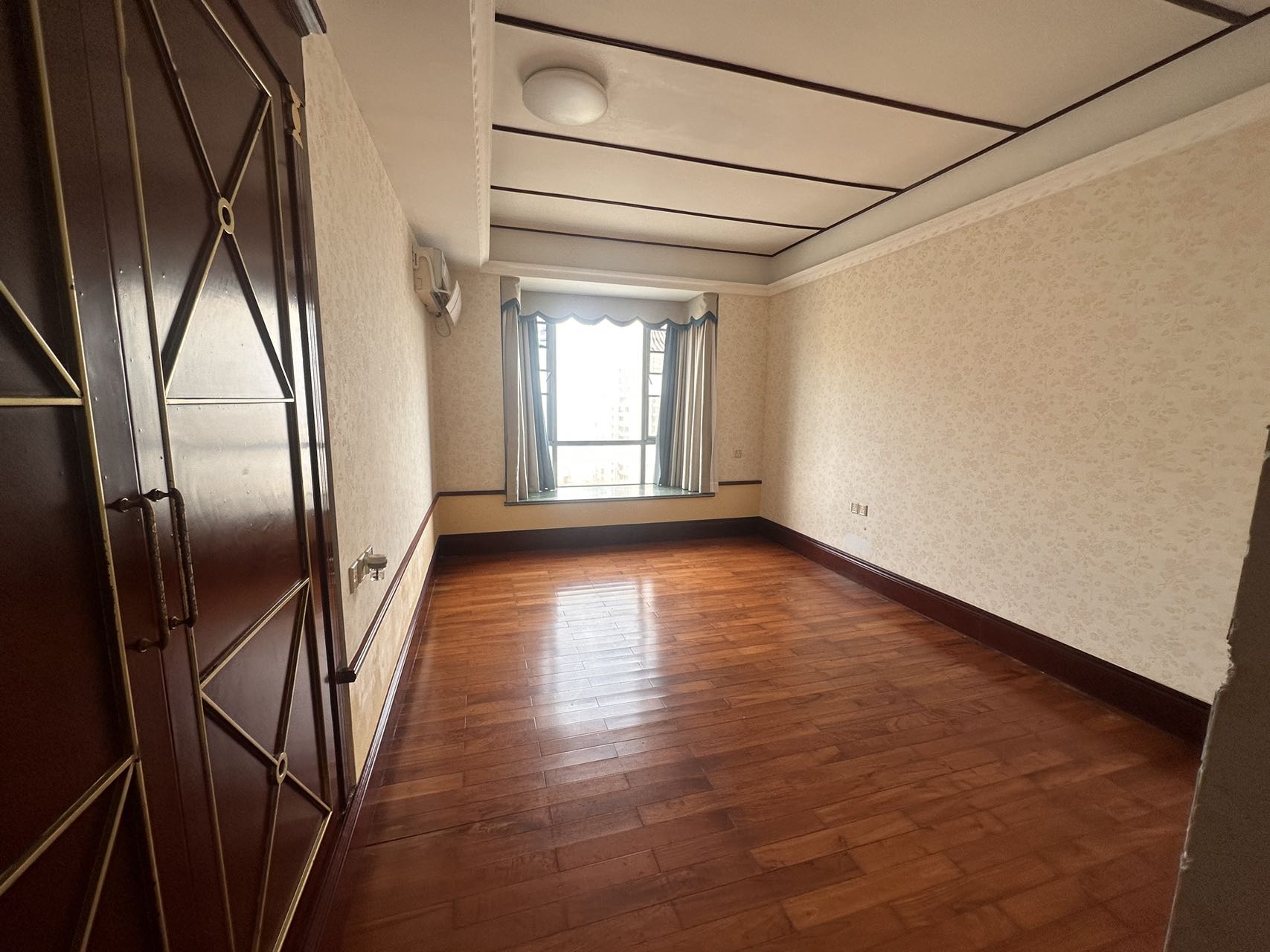 海岸壹号 4室2厅2卫 6800.0元/月 海岸壹号 4室2厅2卫 6800.0元/月室内图