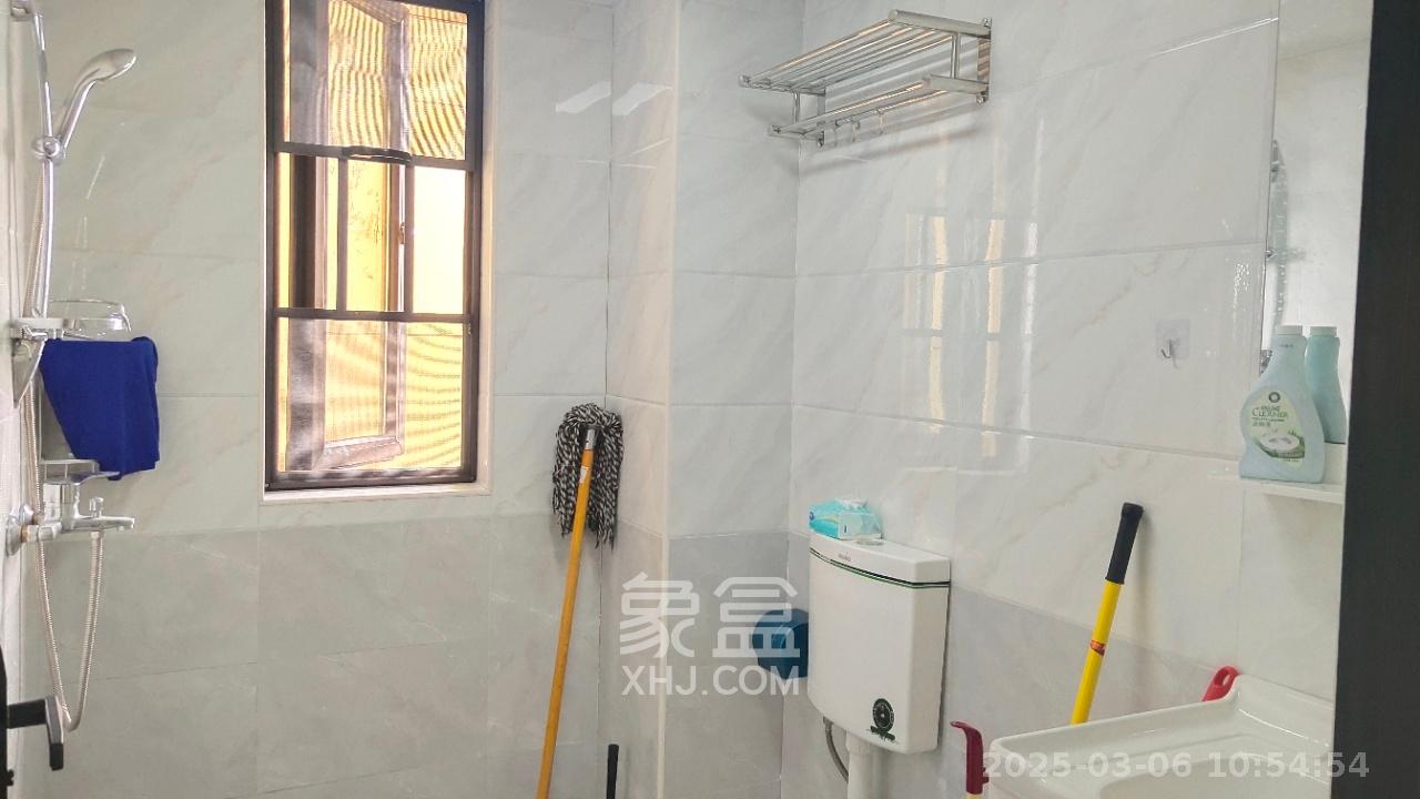 卓越蔚蓝城邦  3室1厅1卫   2100.00元/月室内图