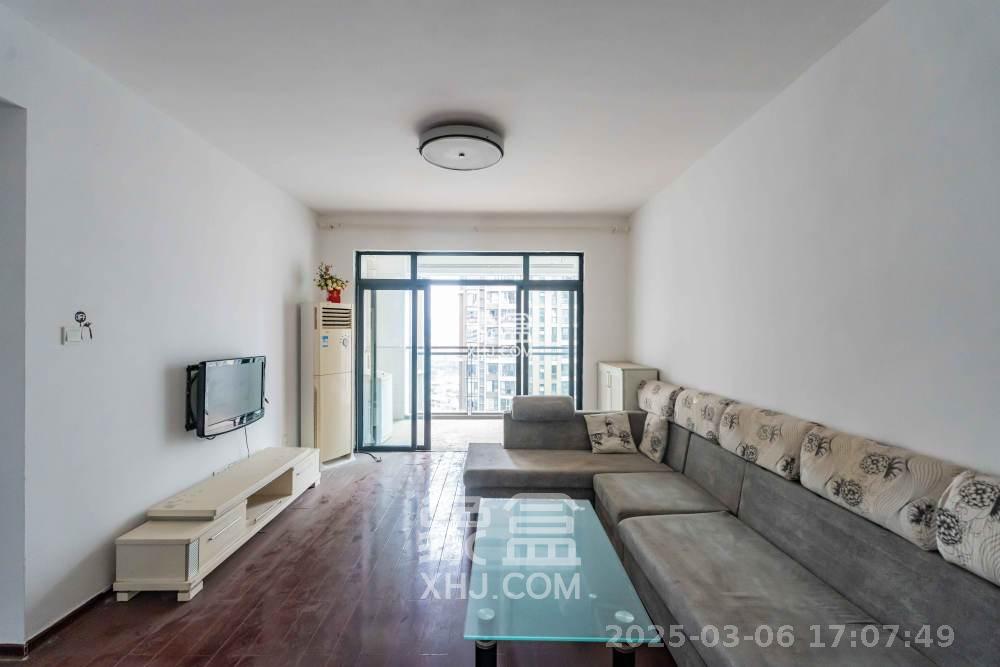 藏珑湖上国际花园 2室2厅1卫 2500.0元/月 藏珑湖上国际花园 2室2厅1卫 2500.0元/月室内图