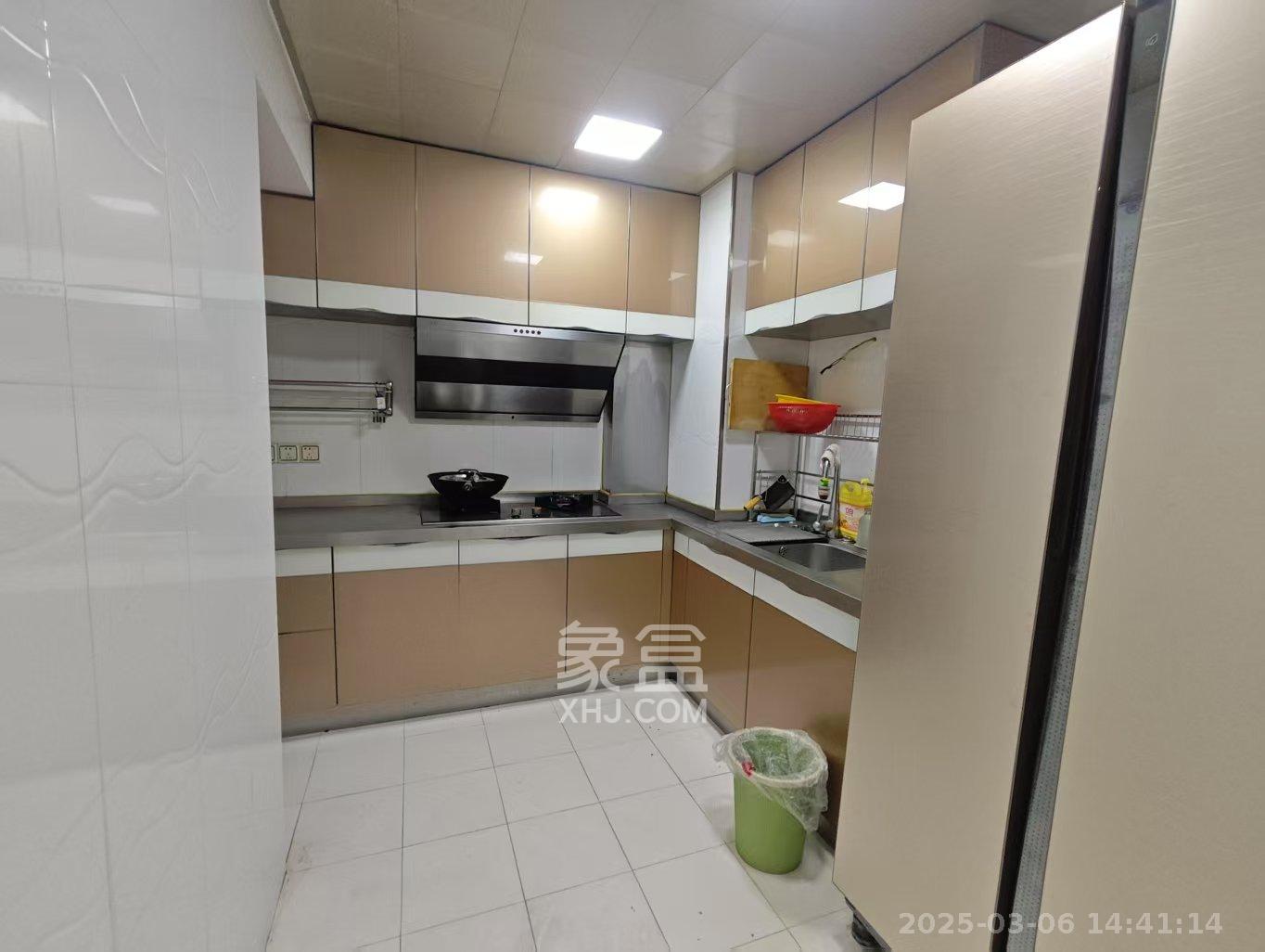 顺天黄金海岸  5室2厅2卫    3500.0元/月 顺天黄金海岸  5室2厅2卫    3500.0元/月室内图