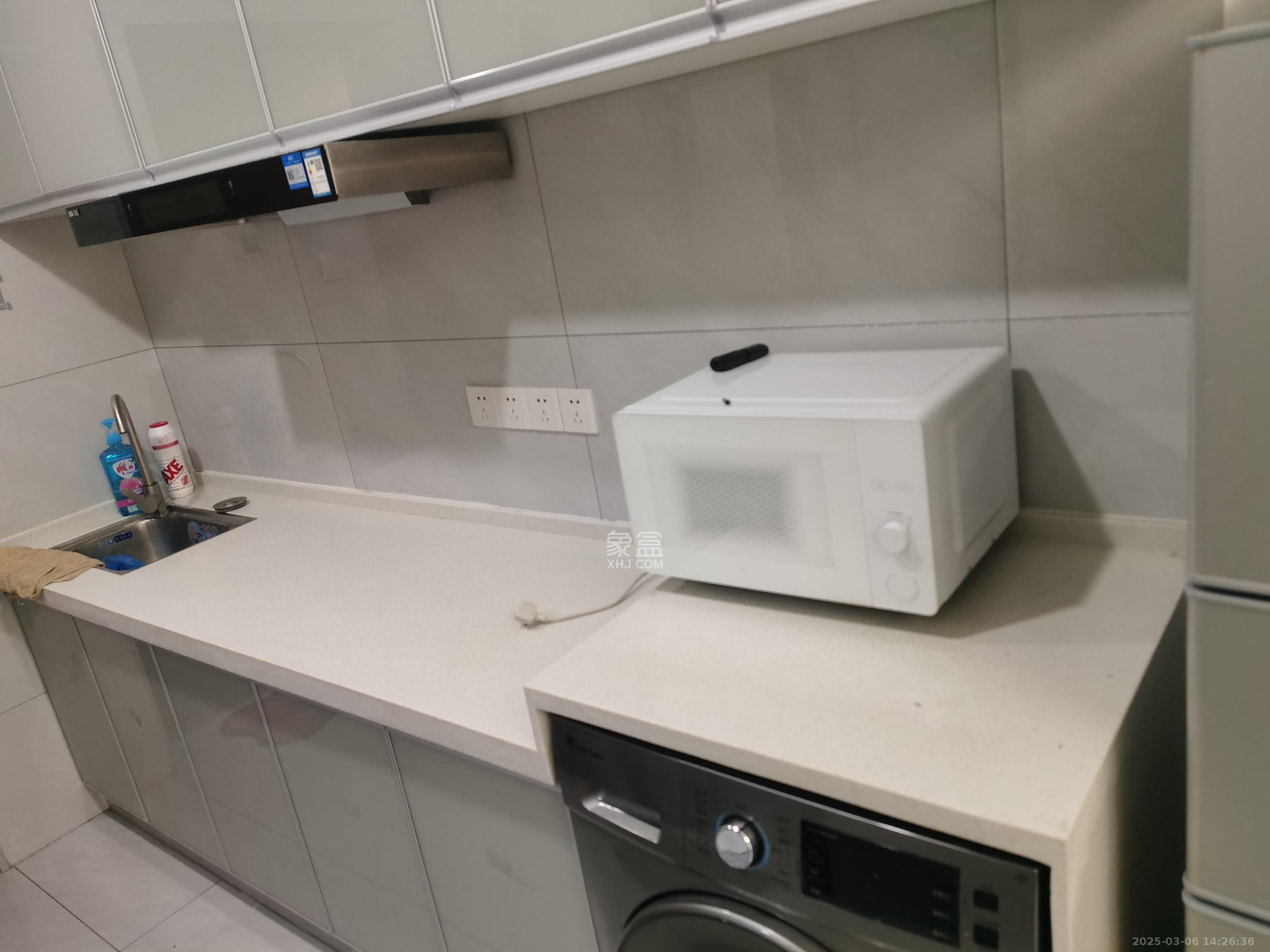 力高凤凰新天  1室1厅1卫   1800.00元/月室内图