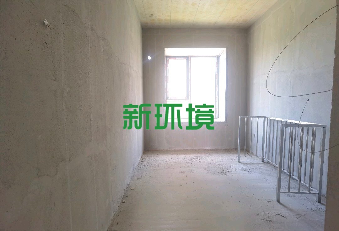 中建凤栖台  4室2厅2卫   58.00万客厅