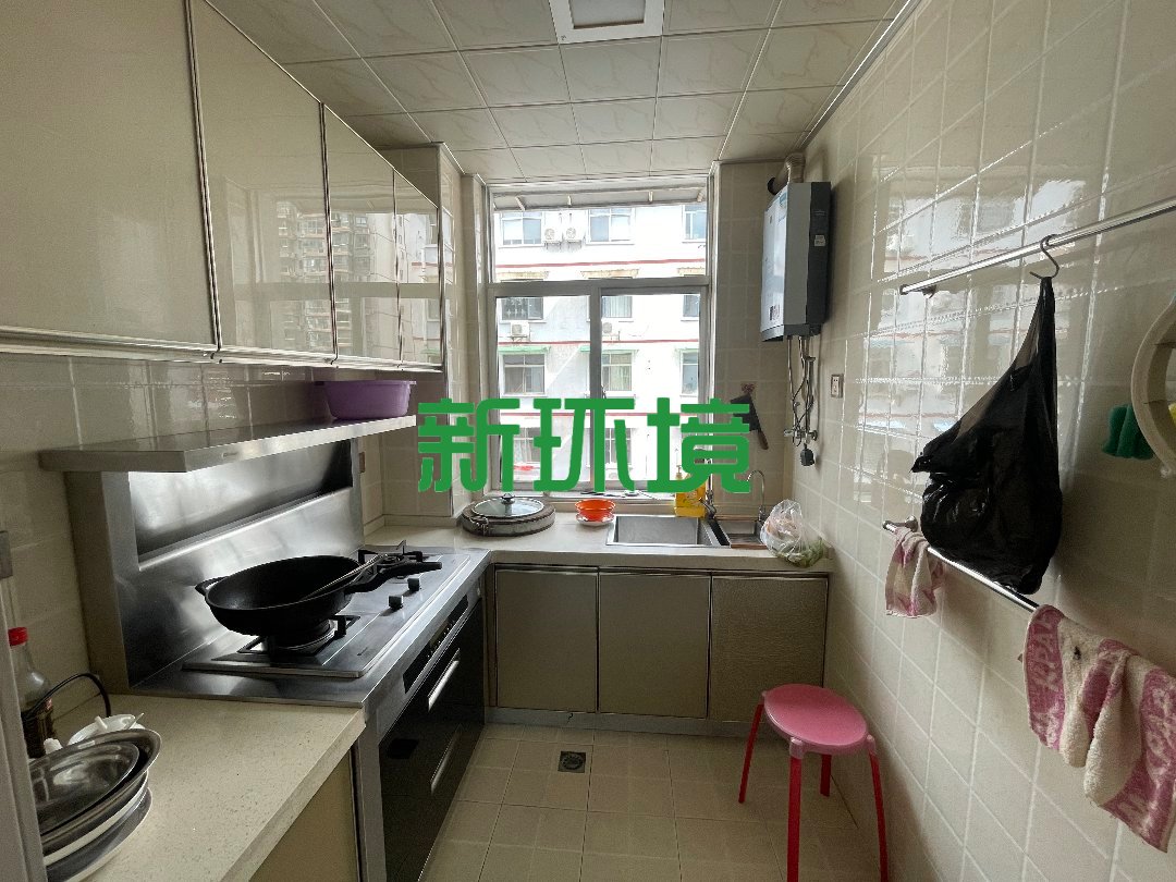 汇景名都  3室2厅2卫   52.00万客厅