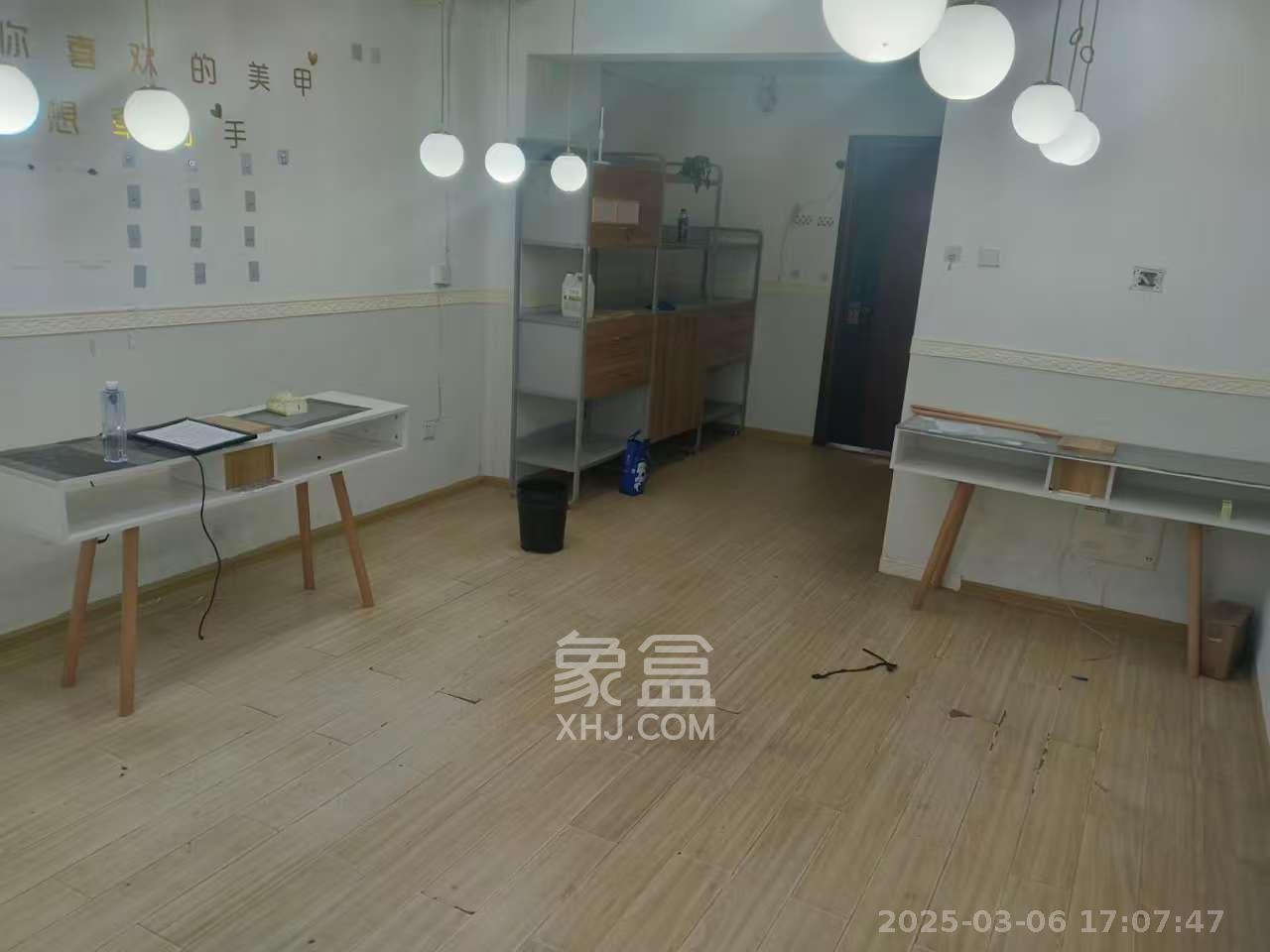 东友星座 1室1厅1卫 1800.0元/月 东友星座 1室1厅1卫 1800.0元/月室内图