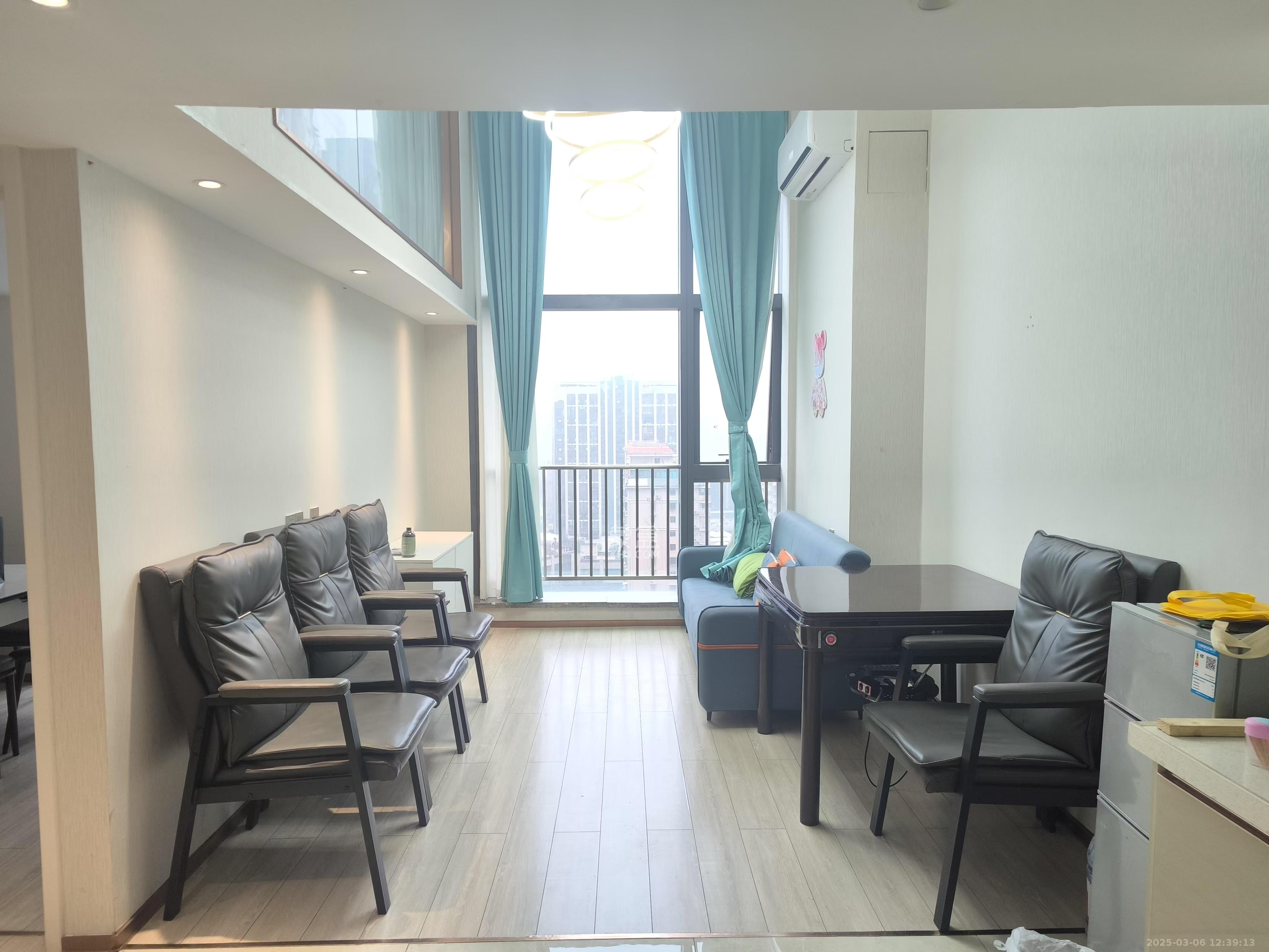 华远华时代 4室2厅1卫 4800.0元/月 华远华时代 4室2厅1卫 4800.0元/月室内图