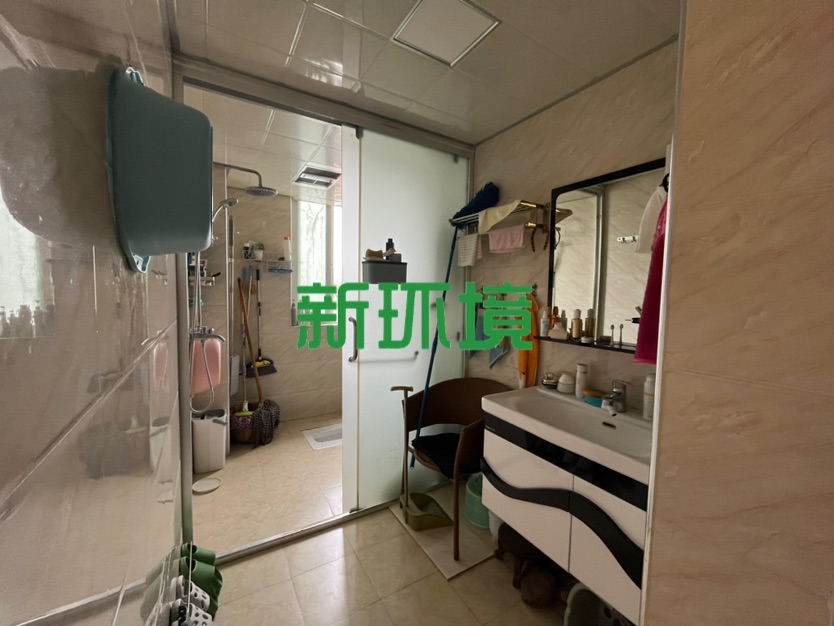 澧岸家园  4室2厅2卫   65.00万客厅
