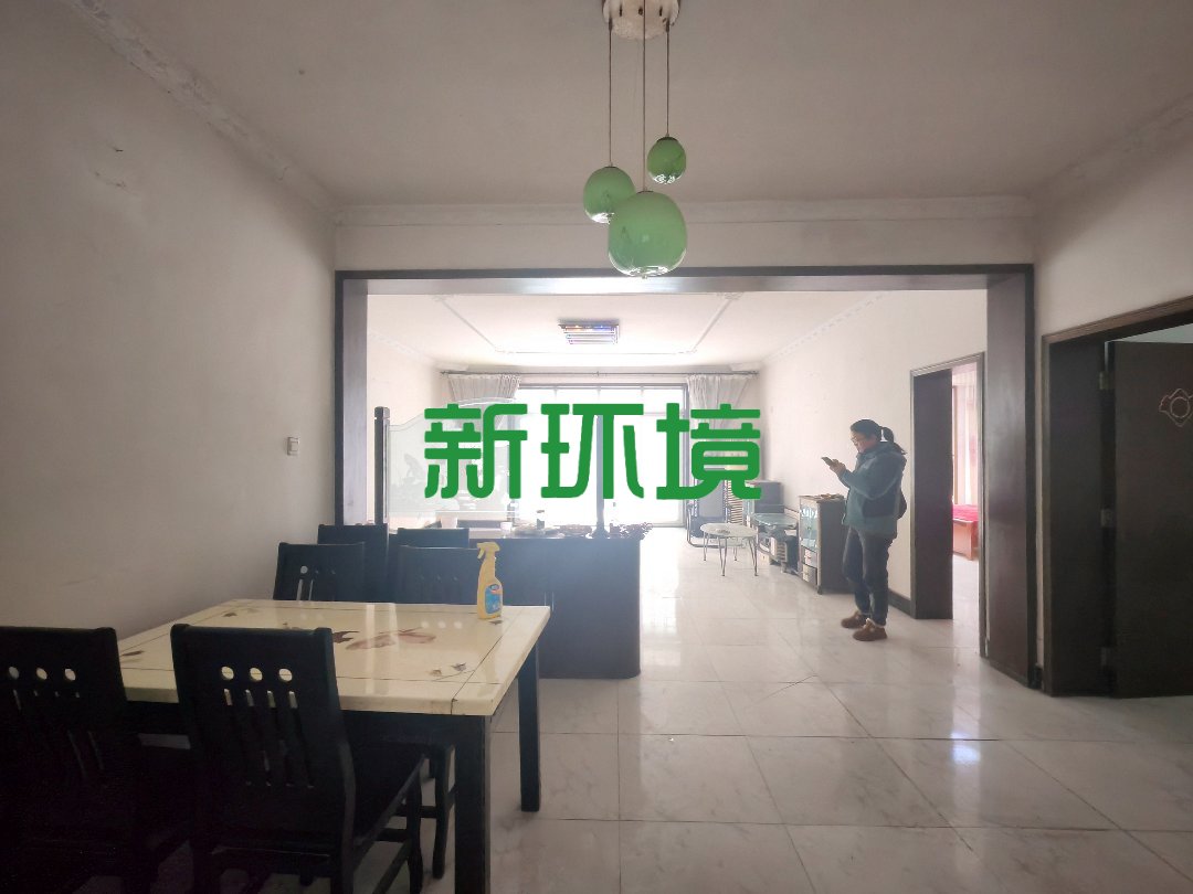 融苑小区  3室2厅2卫   43.80万客厅