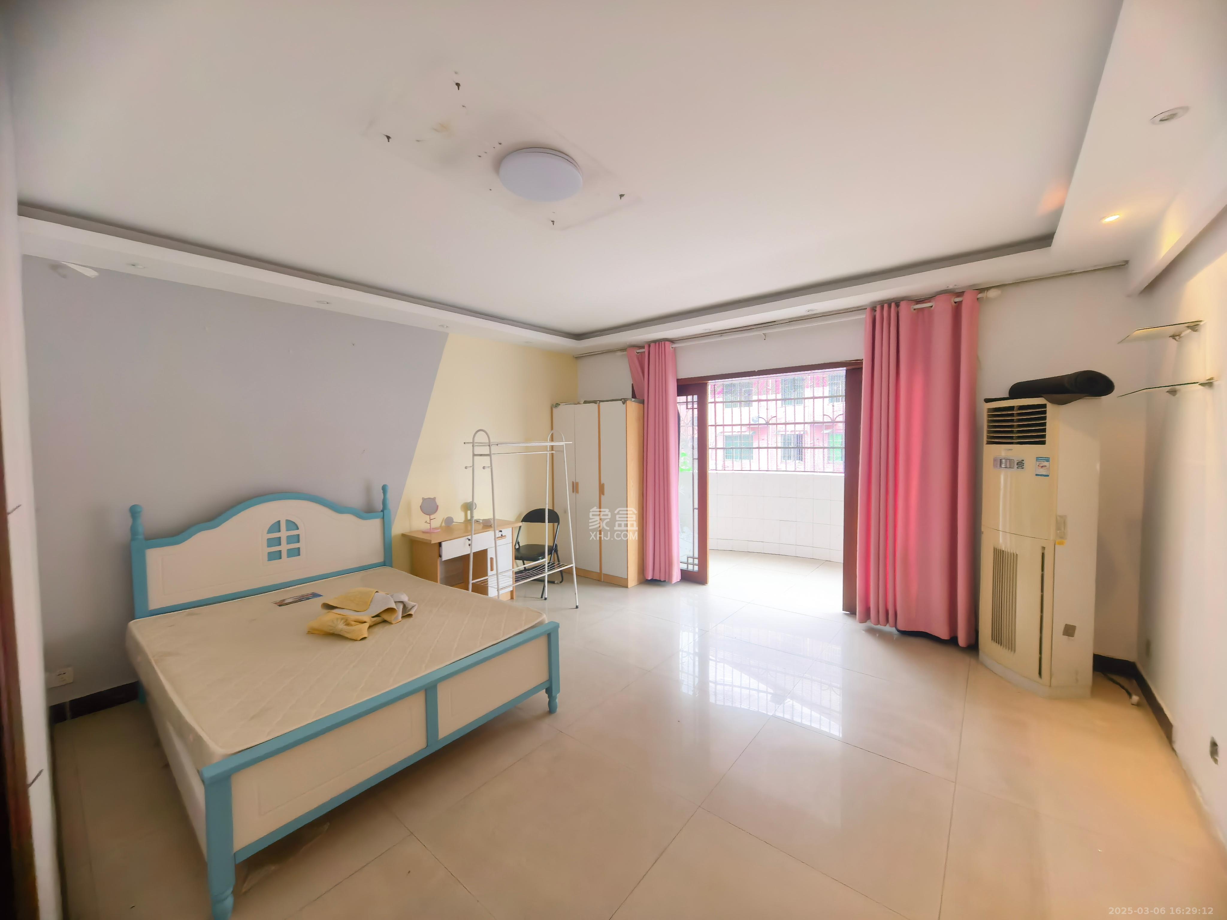 金盛園  3室2廳2衛(wèi)   2200.00元/月室內(nèi)圖