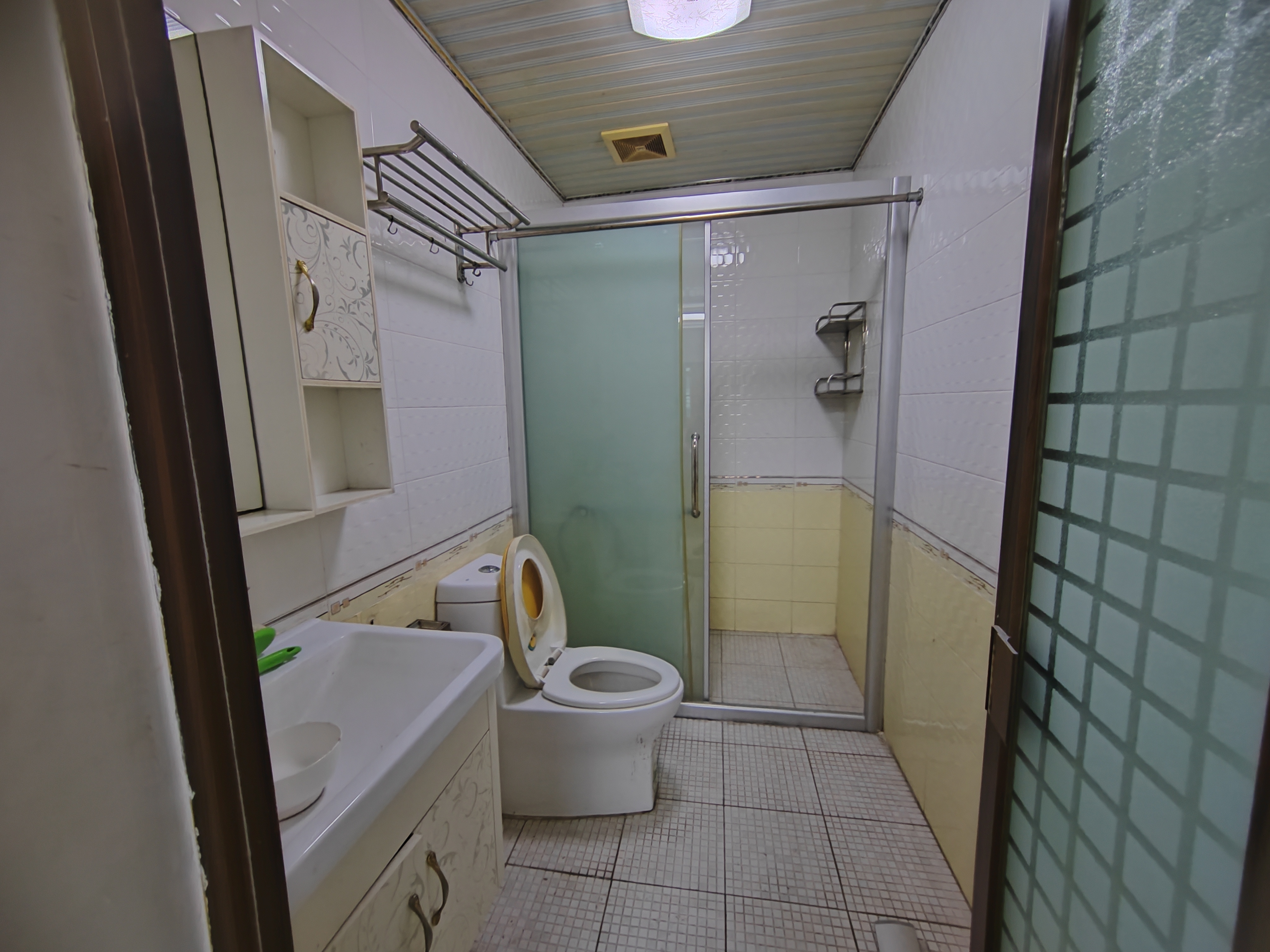 顺发新村 4室2厅2卫 3500.0元/月 顺发新村 4室2厅2卫 3500.0元/月室内图