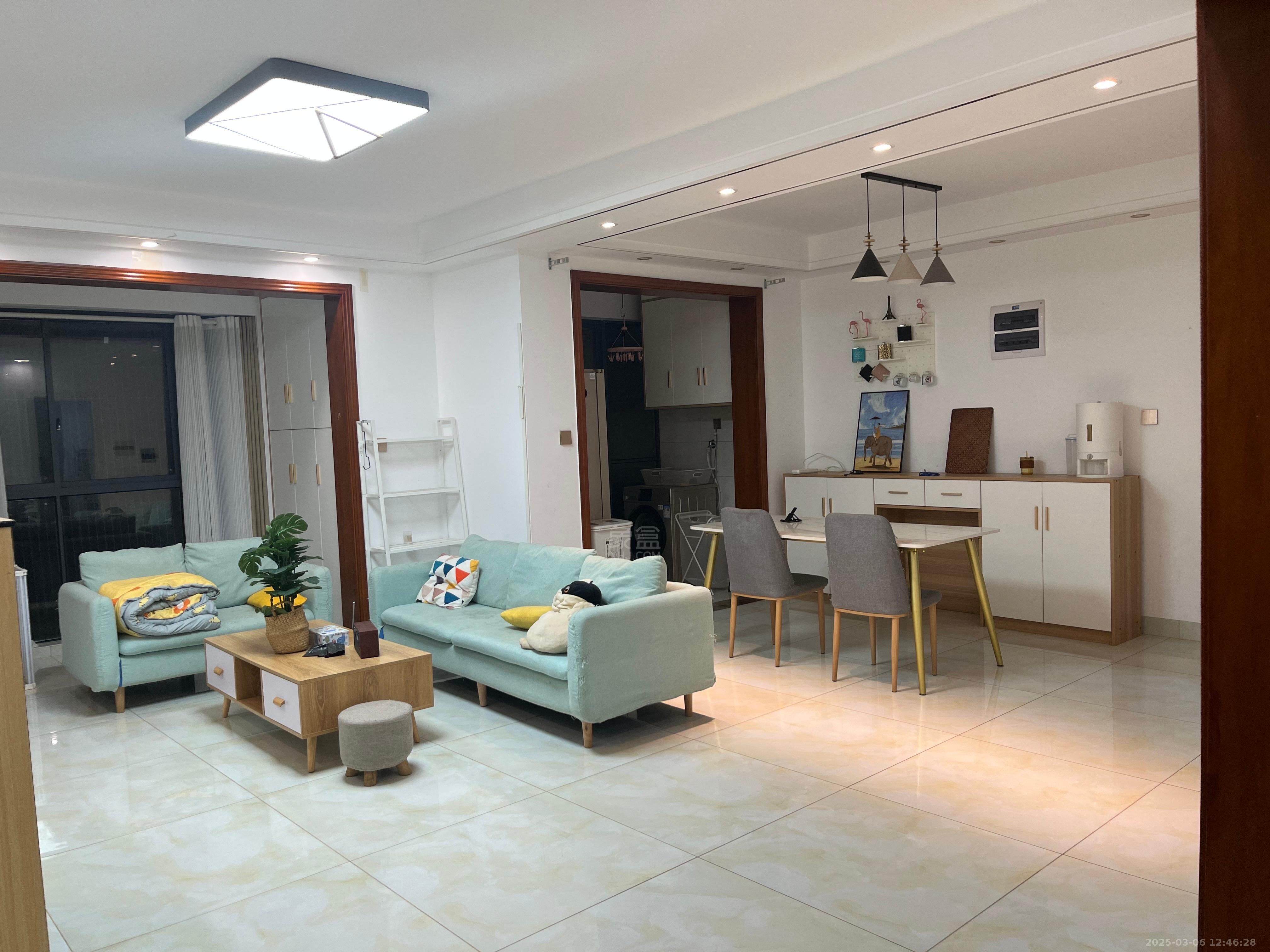 城市公园 3室2厅1卫 2000.0元/月 城市公园 3室2厅1卫 2000.0元/月室内图