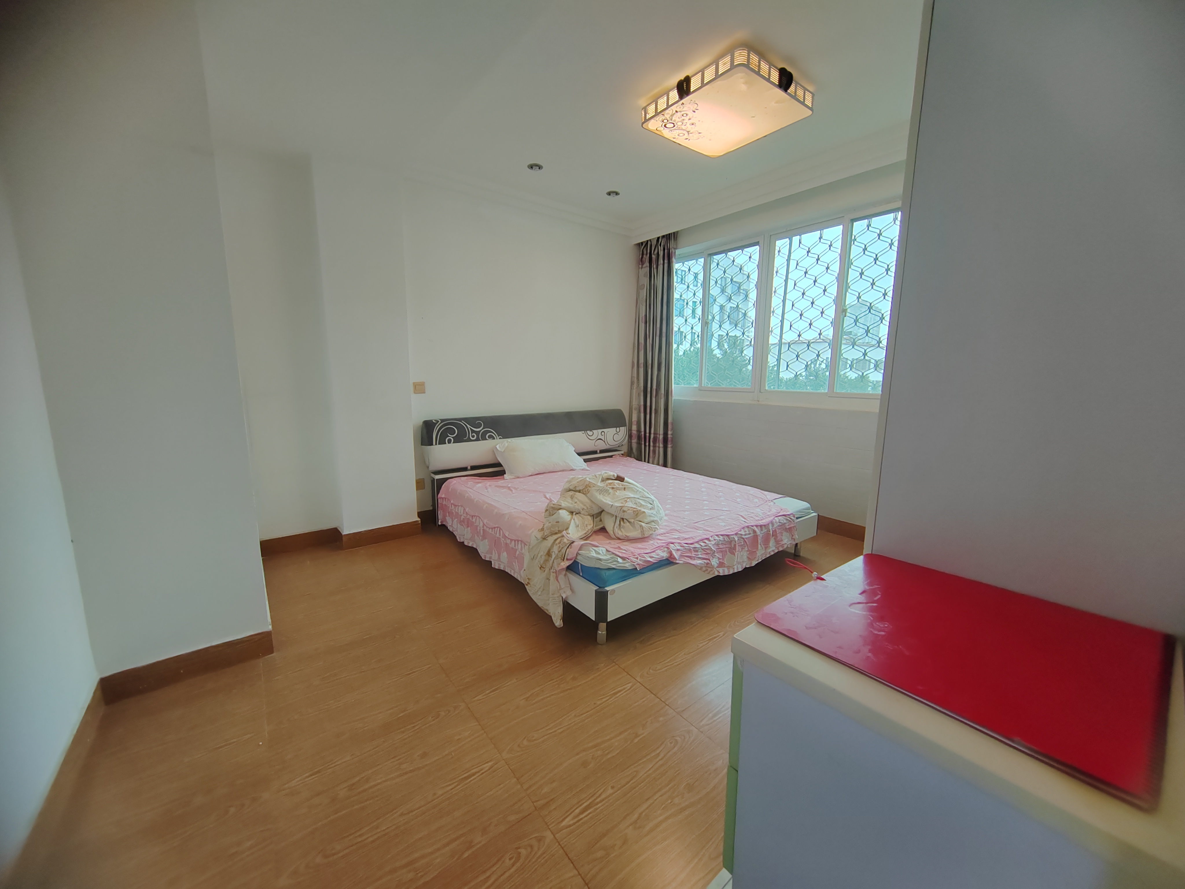 顺发新村 4室2厅2卫 3500.0元/月 顺发新村 4室2厅2卫 3500.0元/月室内图