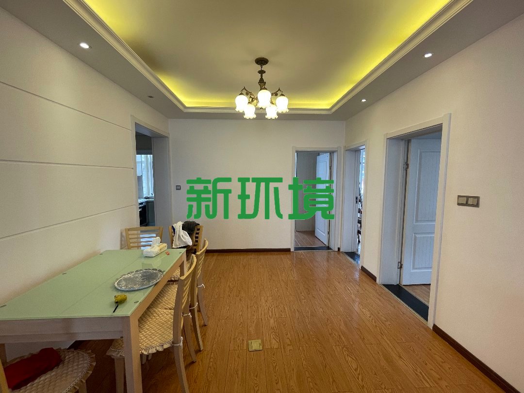 汇景名都  3室2厅2卫   52.00万客厅