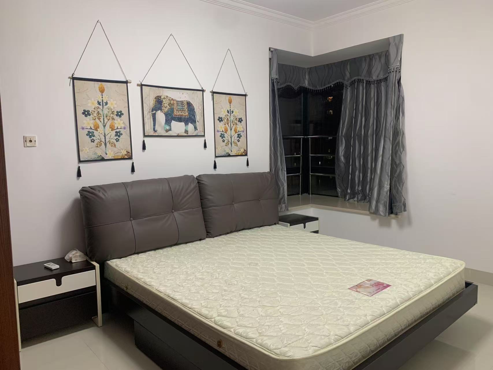 海阔天空-国瑞城一期(名仕苑) 2室2厅1卫 180.0万 海阔天空-国瑞城一期(名仕苑) 2室2厅1卫 180.0万客厅