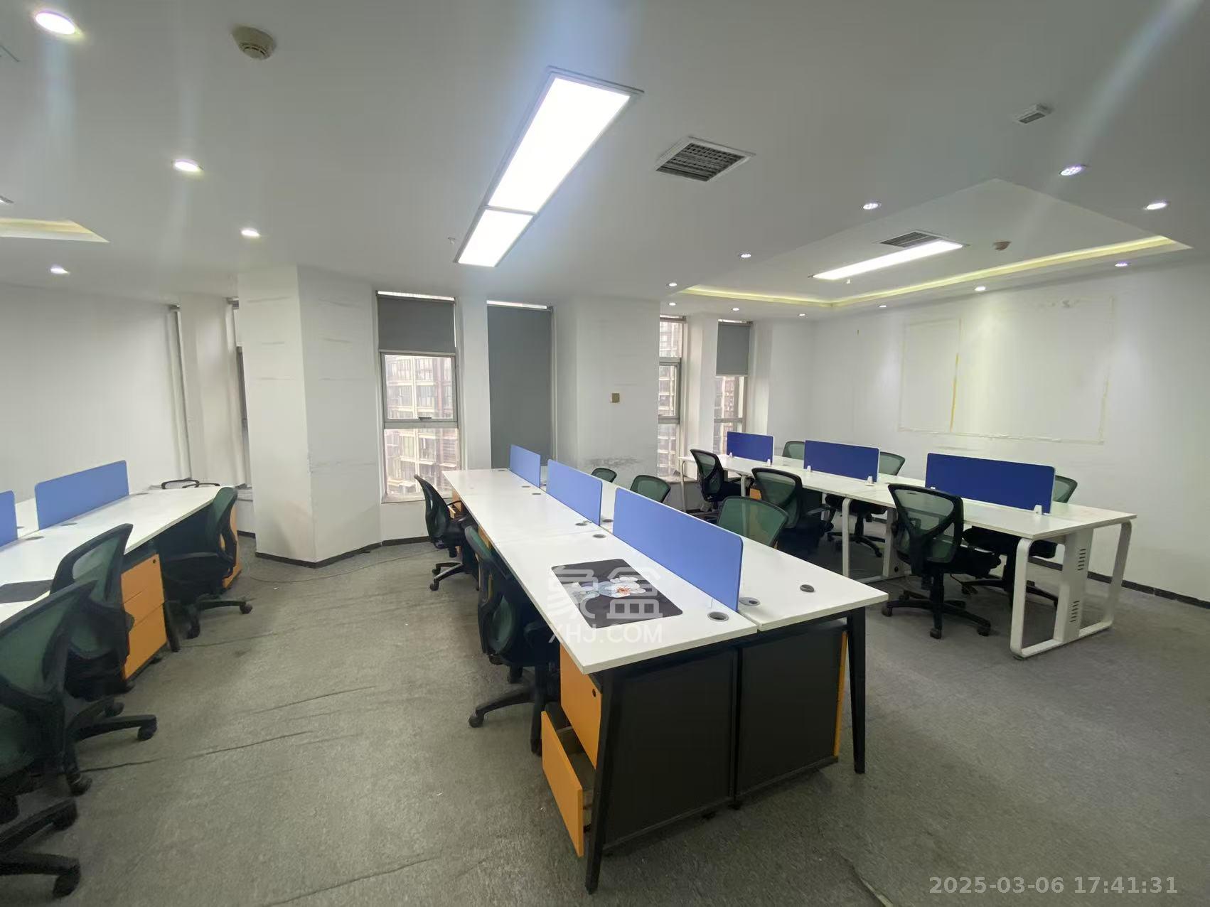 高信向日葵 3室2厅1卫 9000.0元/月 高信向日葵 3室2厅1卫 9000.0元/月室内图