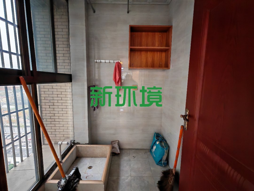 西溪美景  3室2厅2卫   61.00万客厅