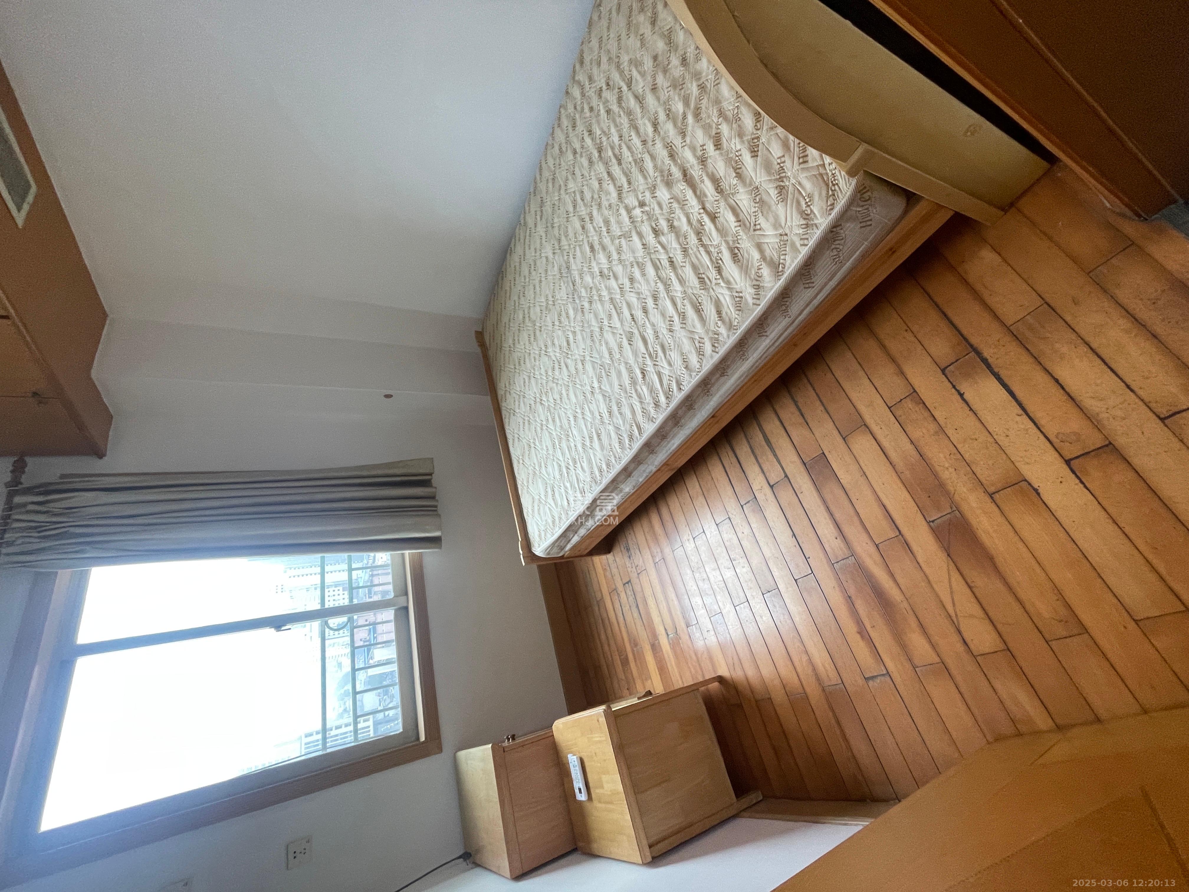 建工集团单位房  3室2厅2卫   2900.00元/月室内图