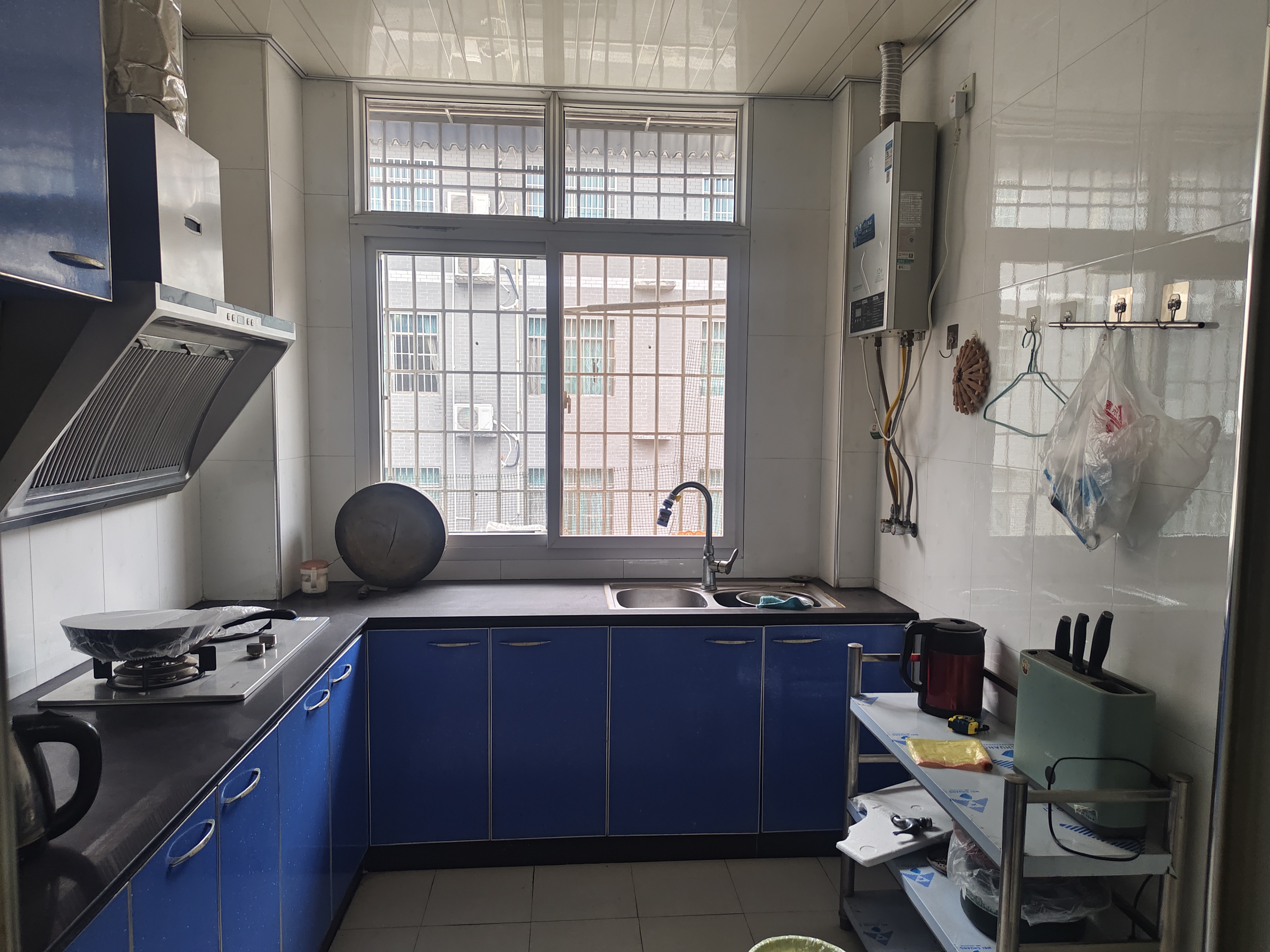 馨园小区  1室0厅0卫    1600.0元/月