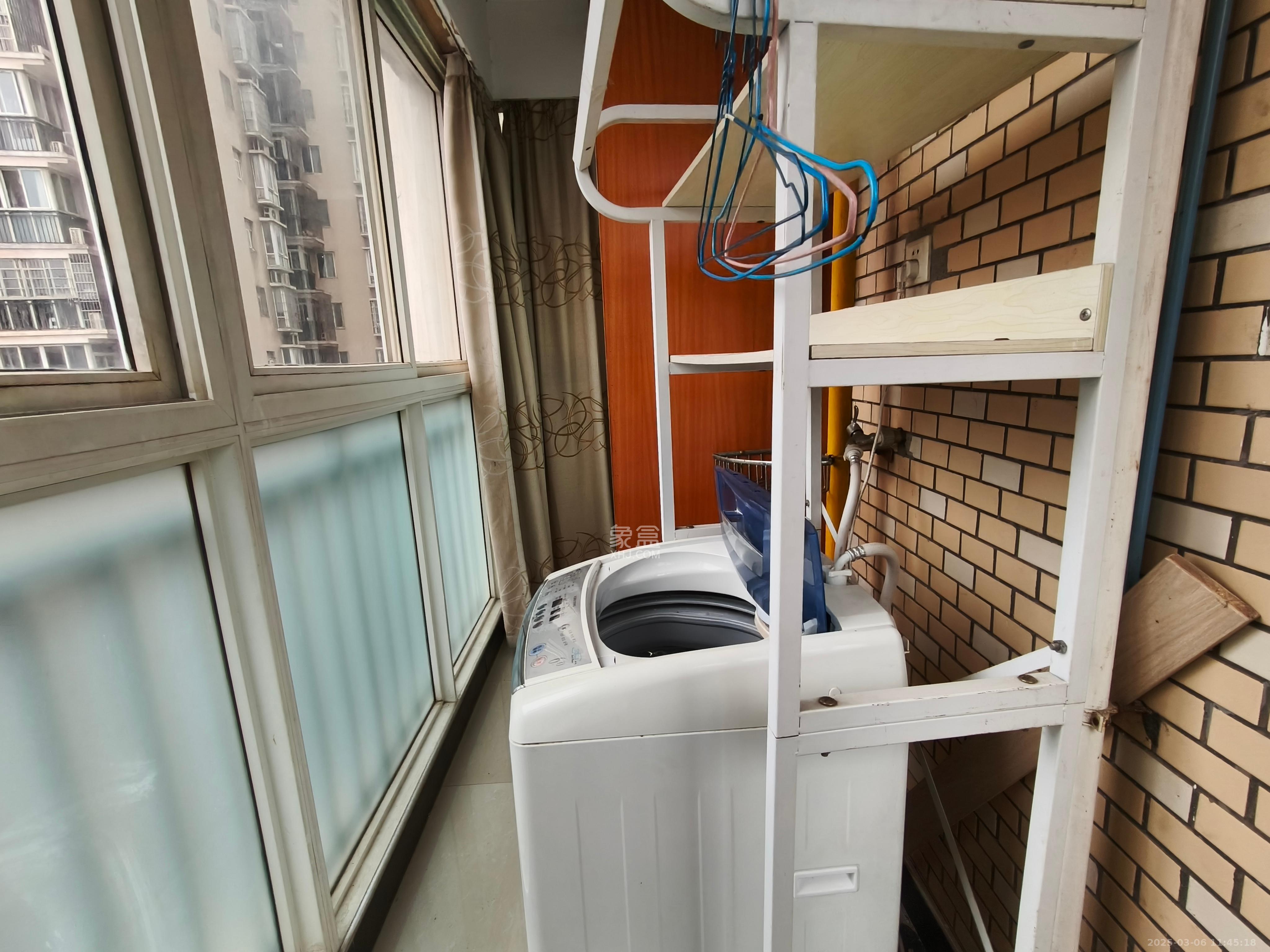 金碧文华  1室1厅1卫   1500.00元/月室内图