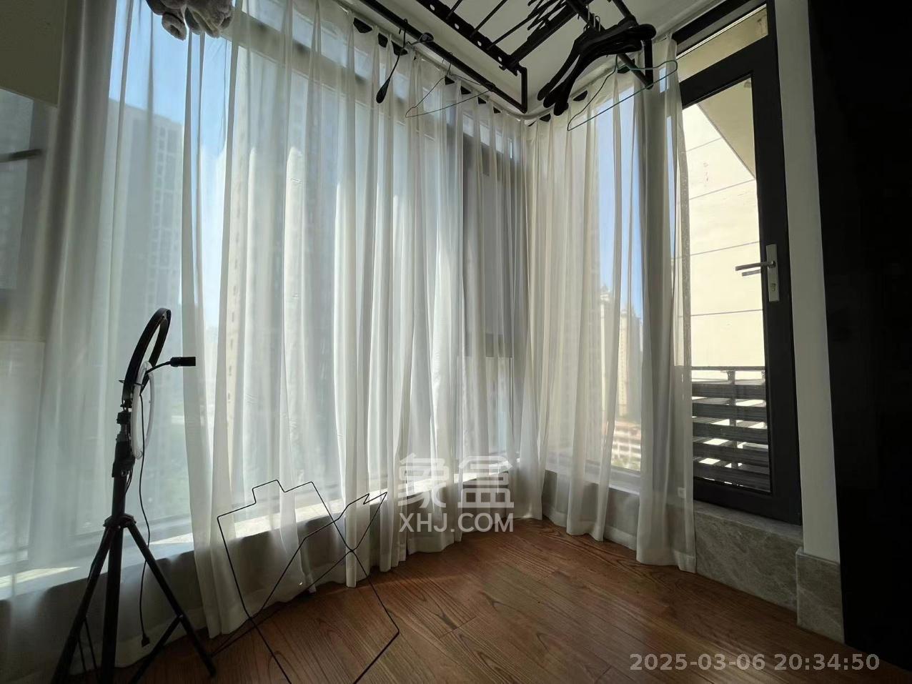 万科里金域滨江  3室2厅2卫    5600.0元/月室内图